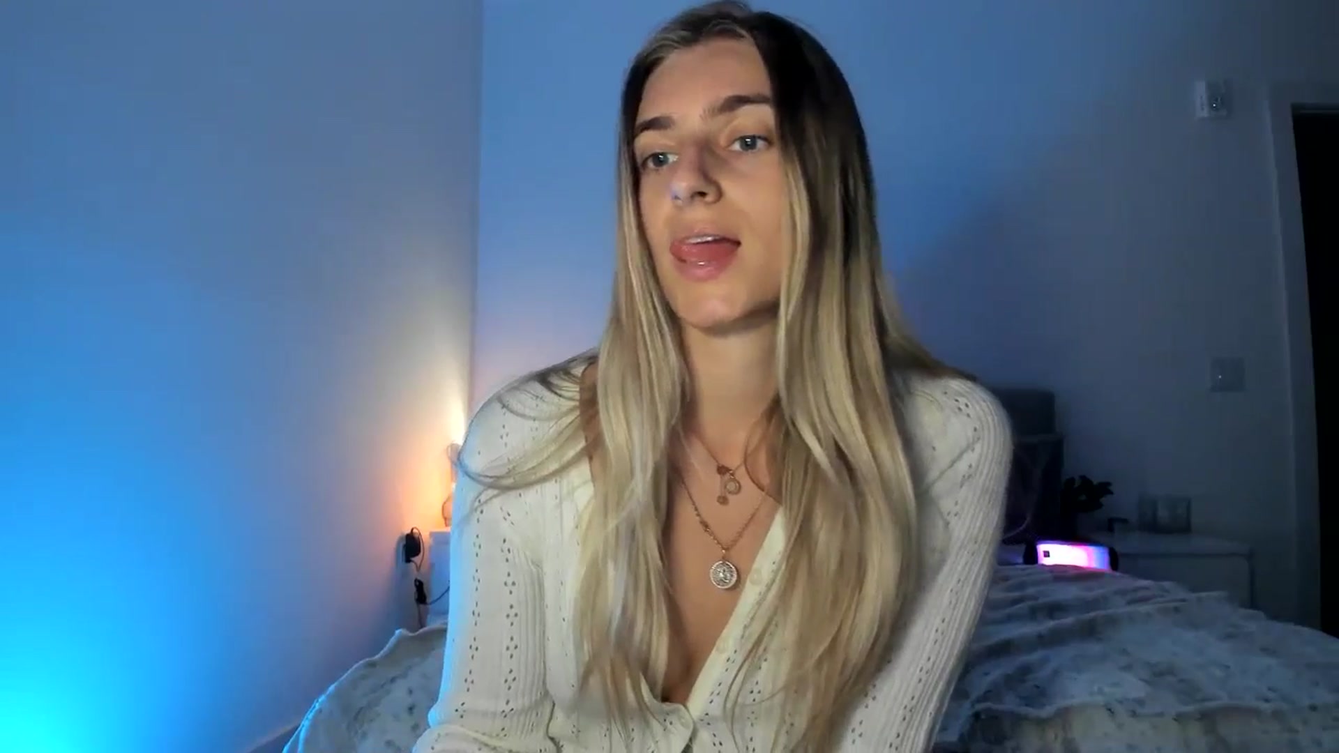 Gallery image thumbnail from Vodka_Queen's myfreecams stream on, 04/28/2025, 05:40 image 20 of 20