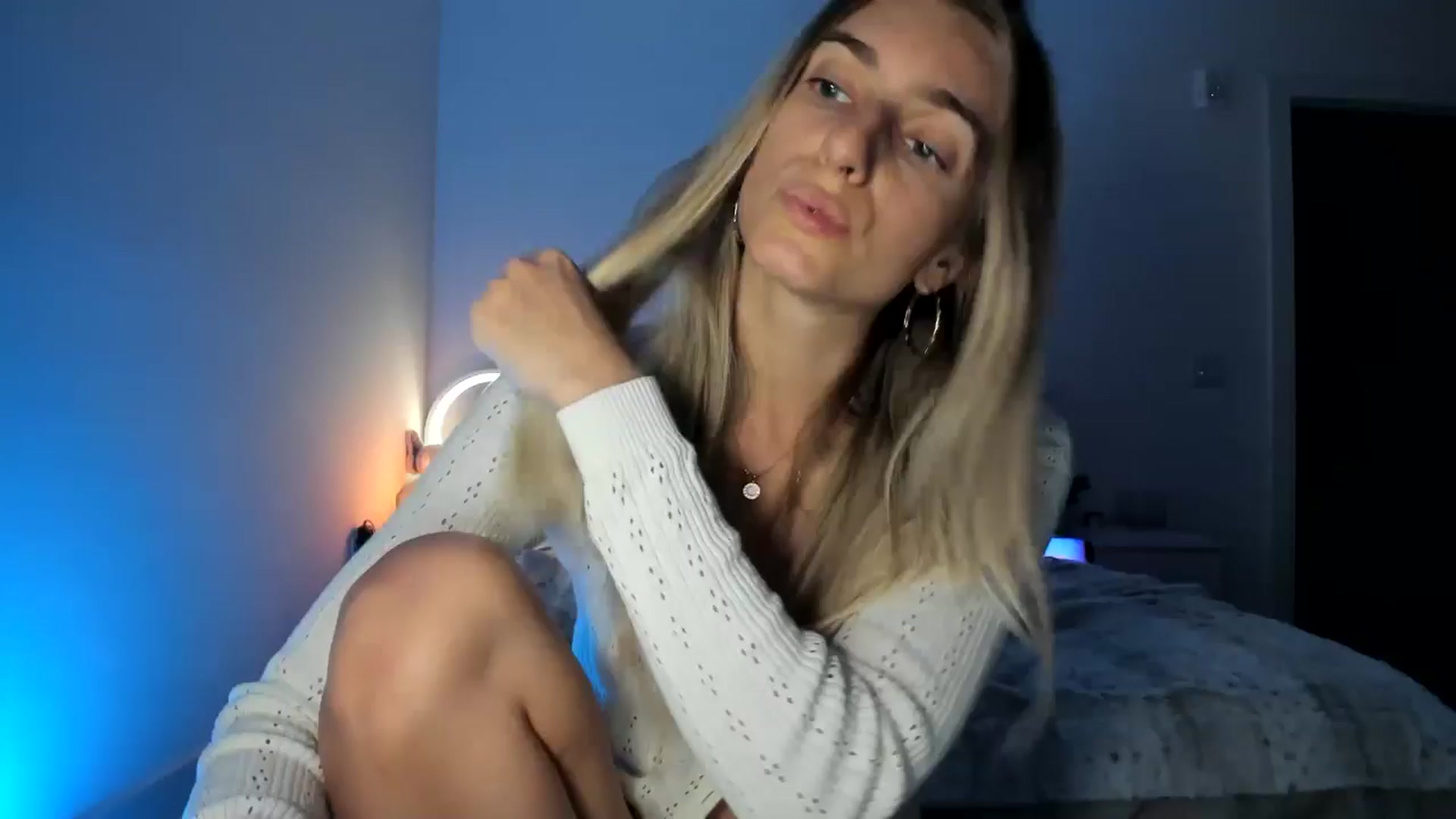 Gallery image thumbnail from Vodka_Queen's myfreecams stream on, 04/28/2025, 05:40 image 14 of 20