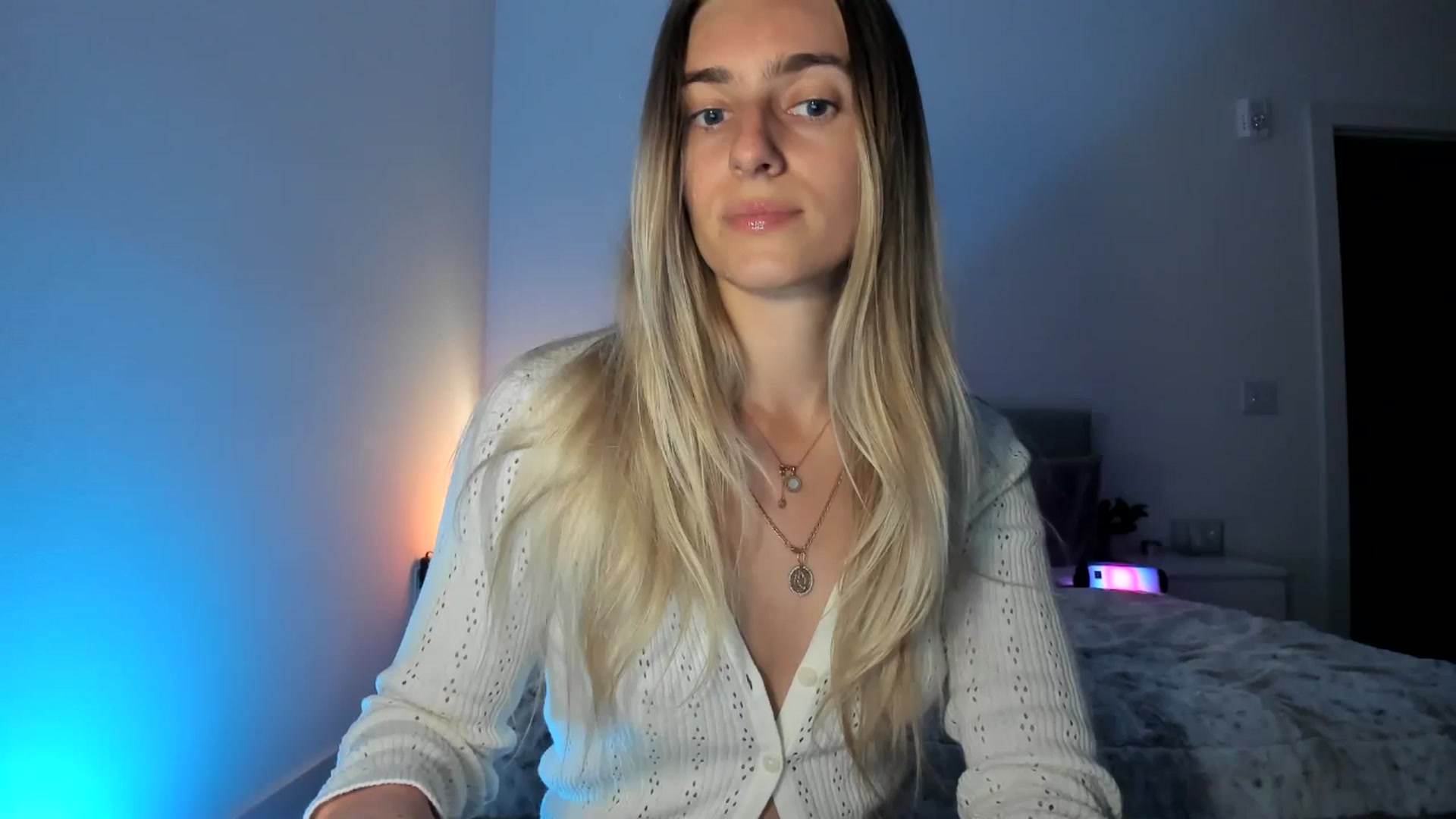 Gallery image thumbnail from Vodka_Queen's myfreecams stream on, 04/28/2025, 05:40 image 1 of 20