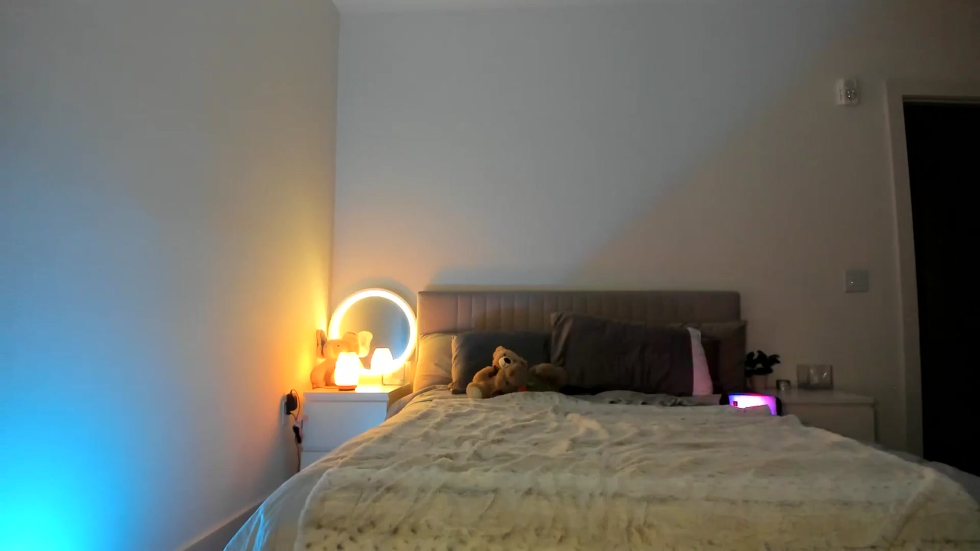 Gallery image thumbnail from Vodka_Queen's myfreecams stream on, 04/29/2025, 06:35 image 6 of 20