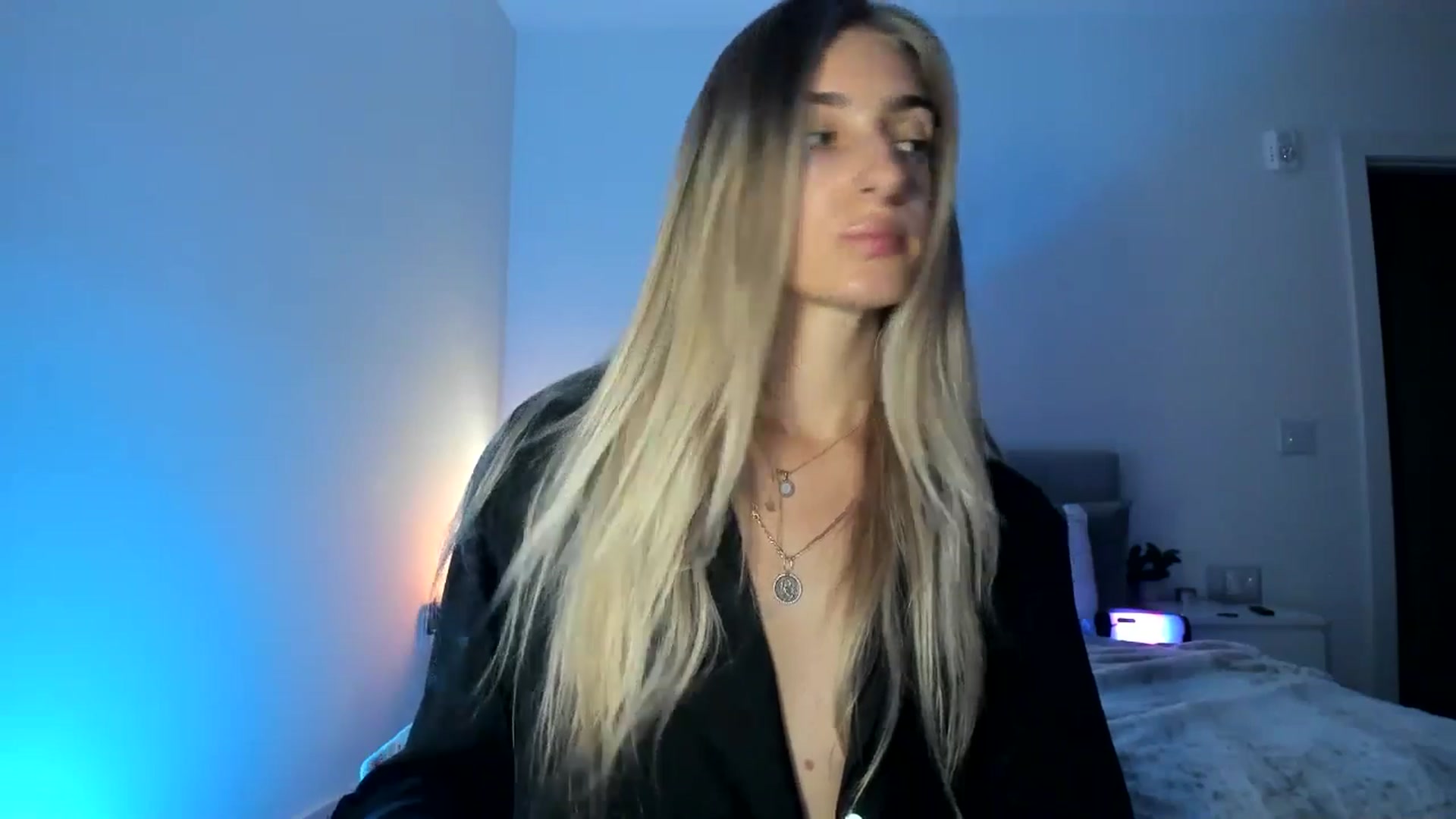 Gallery image thumbnail from Vodka_Queen's myfreecams stream on, 04/30/2025, 06:32 image 16 of 20