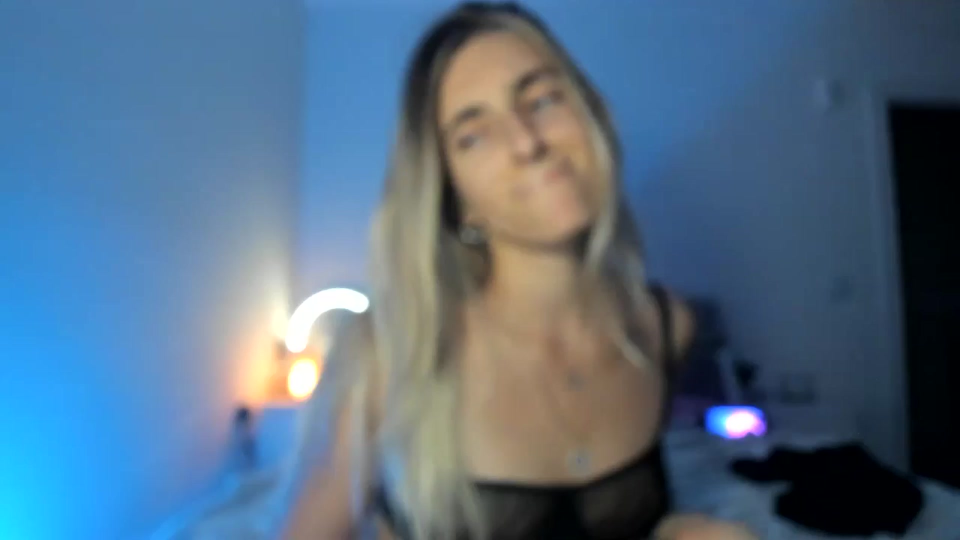 Gallery image thumbnail from Vodka_Queen's myfreecams stream on, 05/03/2025, 08:11 image 19 of 20