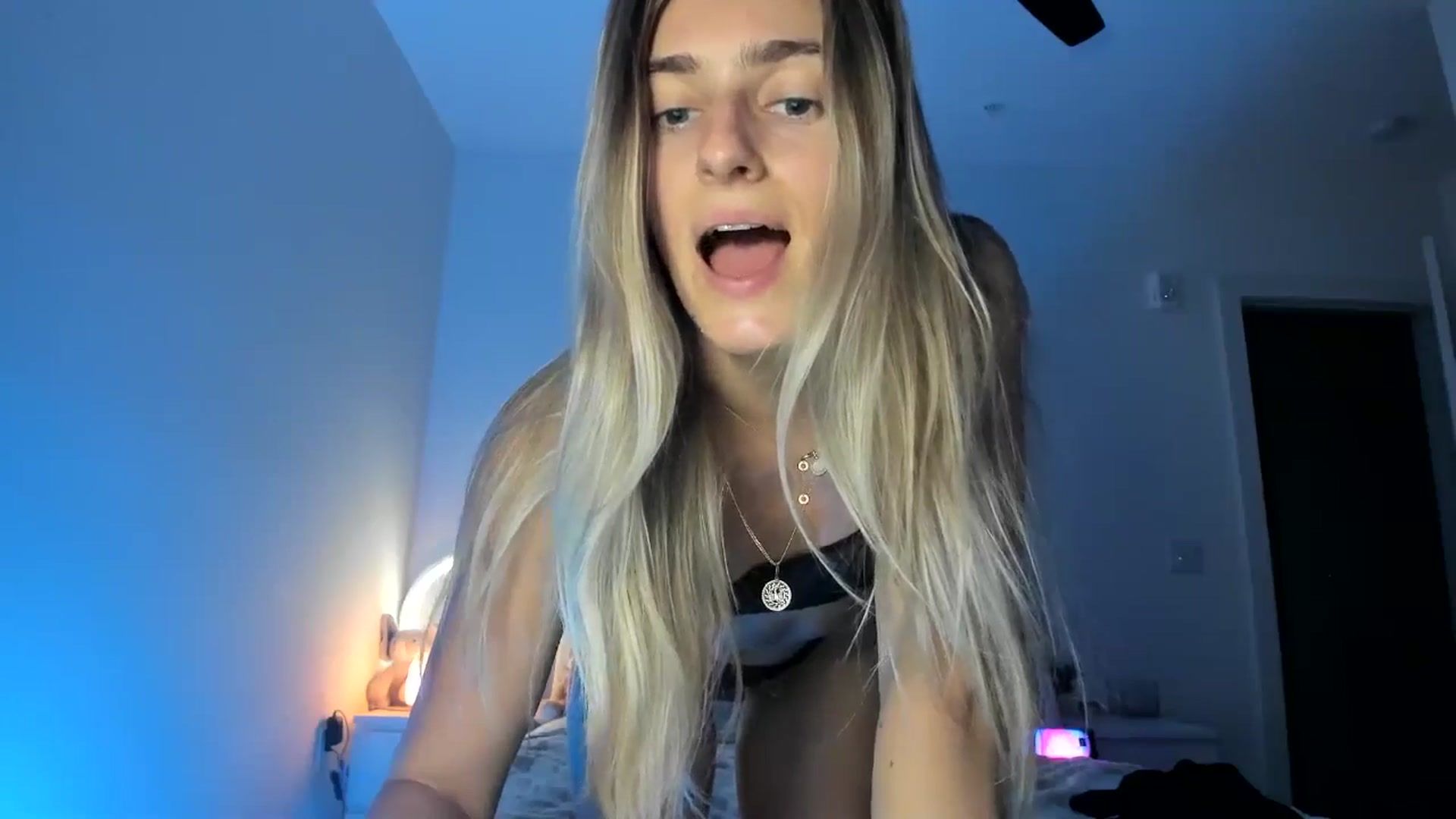 Gallery image thumbnail from Vodka_Queen's myfreecams stream on, 05/03/2025, 08:11 image 9 of 20