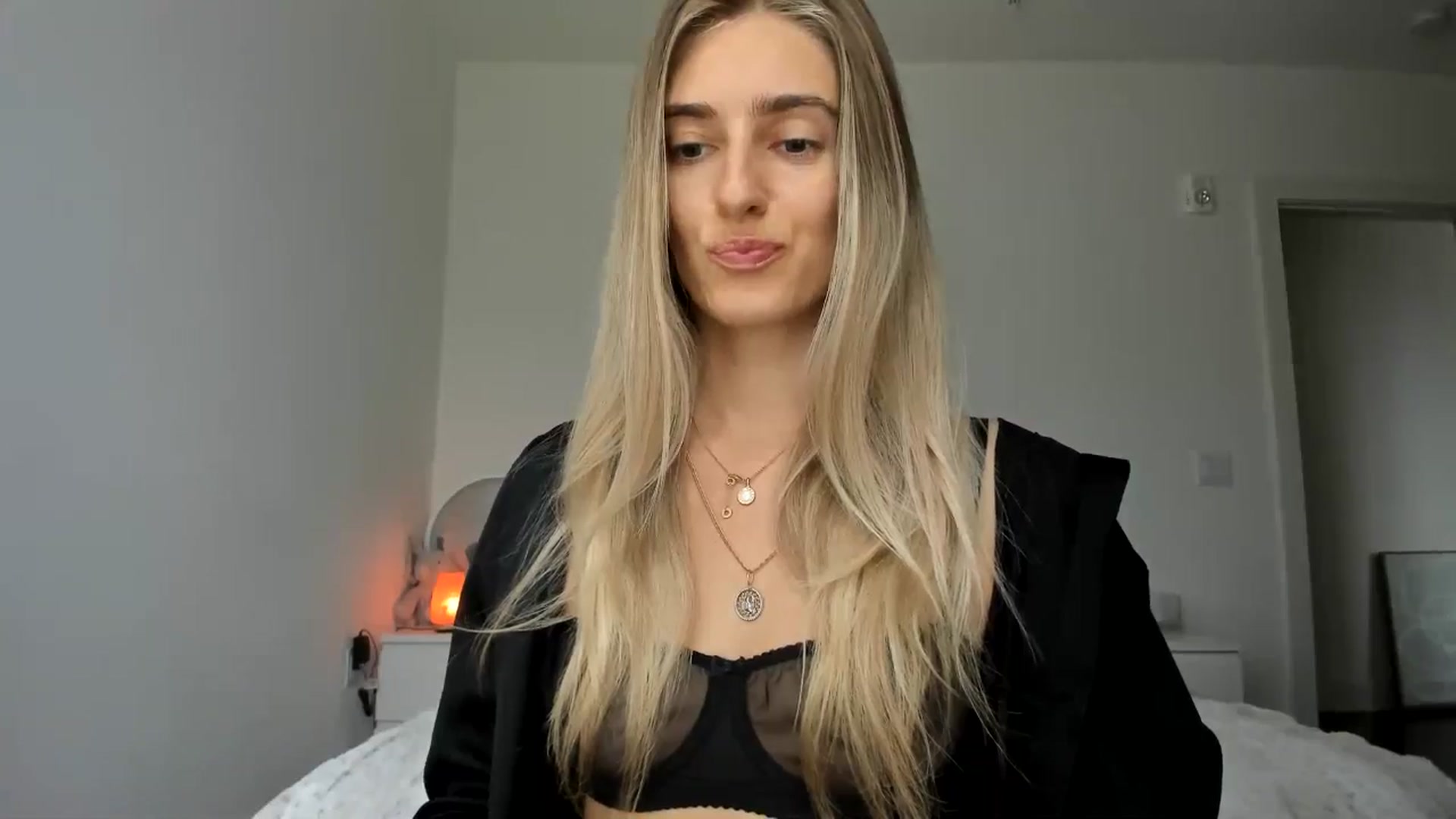 Gallery image thumbnail from Vodka_Queen's myfreecams stream on, 05/04/2025, 24:04 image 2 of 20