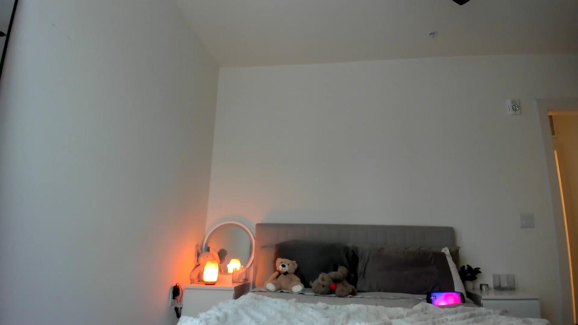 Gallery image thumbnail from Vodka_Queen's myfreecams stream on, 05/04/2025, 01:30 image 1 of 20