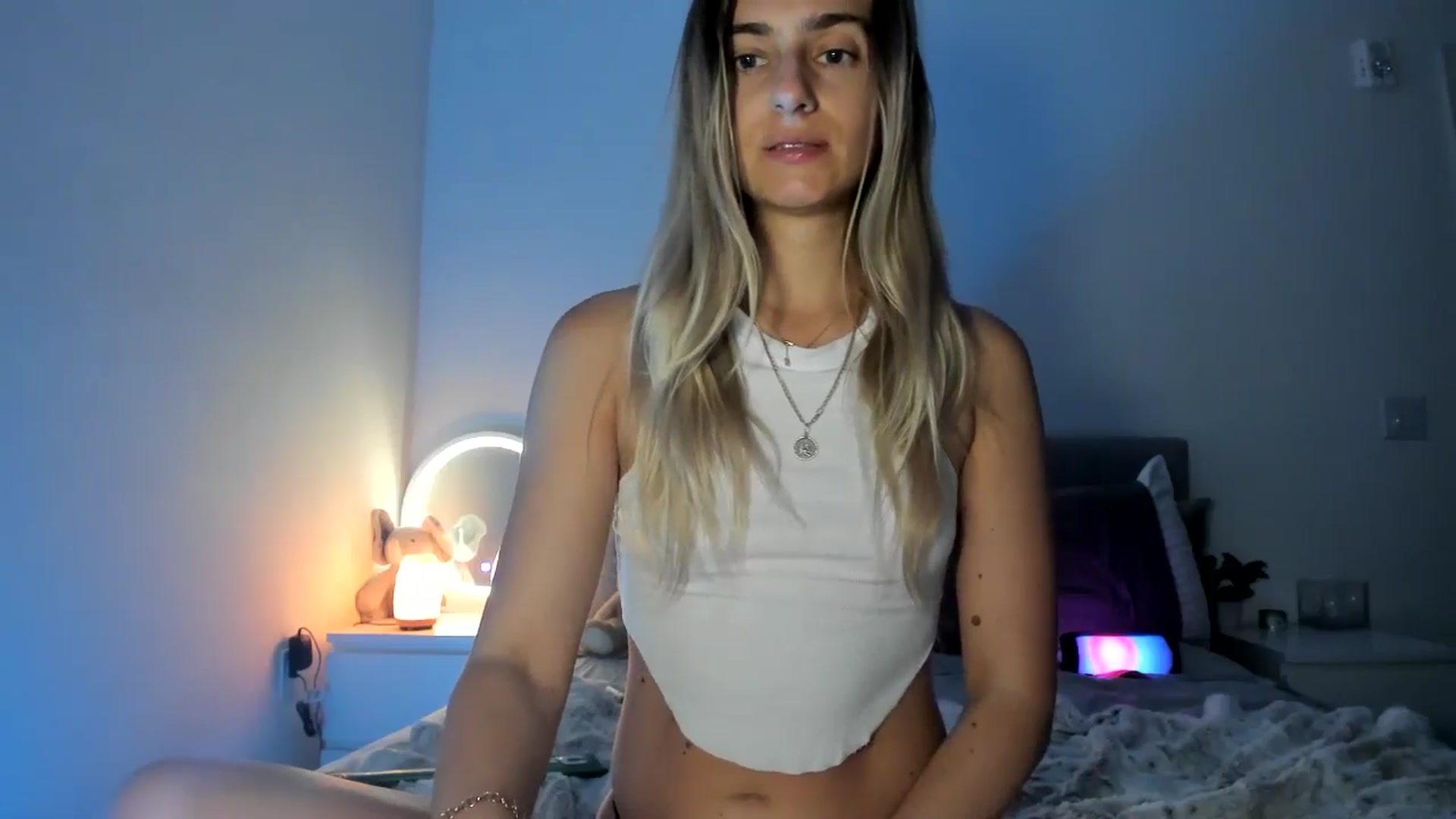 Gallery image thumbnail from Vodka_Queen's myfreecams stream on, 05/04/2025, 08:51 image 17 of 20