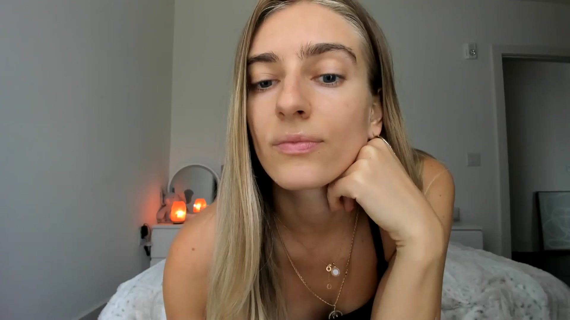 Gallery image thumbnail from Vodka_Queen's myfreecams stream on, 05/04/2025, 21:07 image 18 of 20