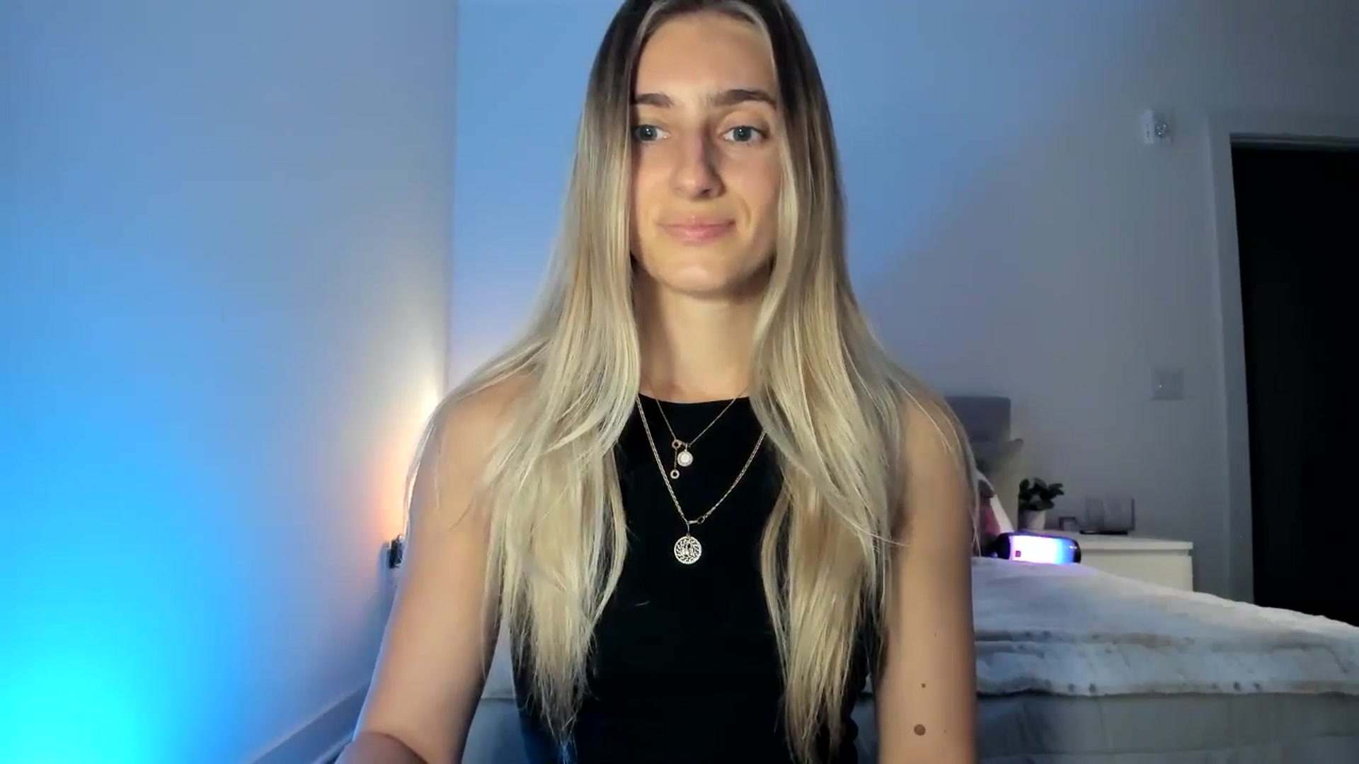 Gallery image thumbnail from Vodka_Queen's myfreecams stream on, 05/06/2025, 05:25 image 2 of 20