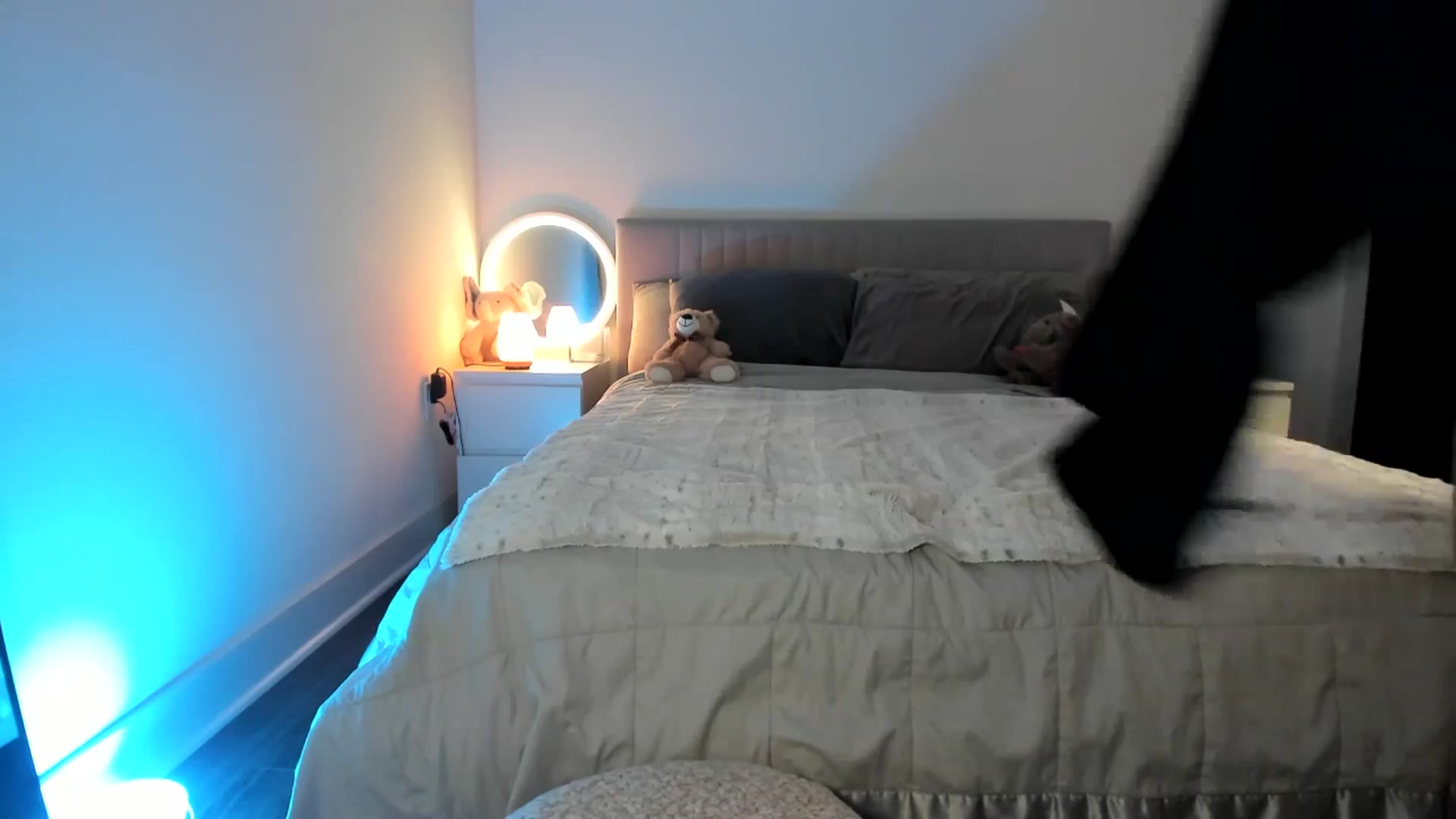 Gallery image thumbnail from Vodka_Queen's myfreecams stream on, 05/06/2025, 05:25 image 16 of 20