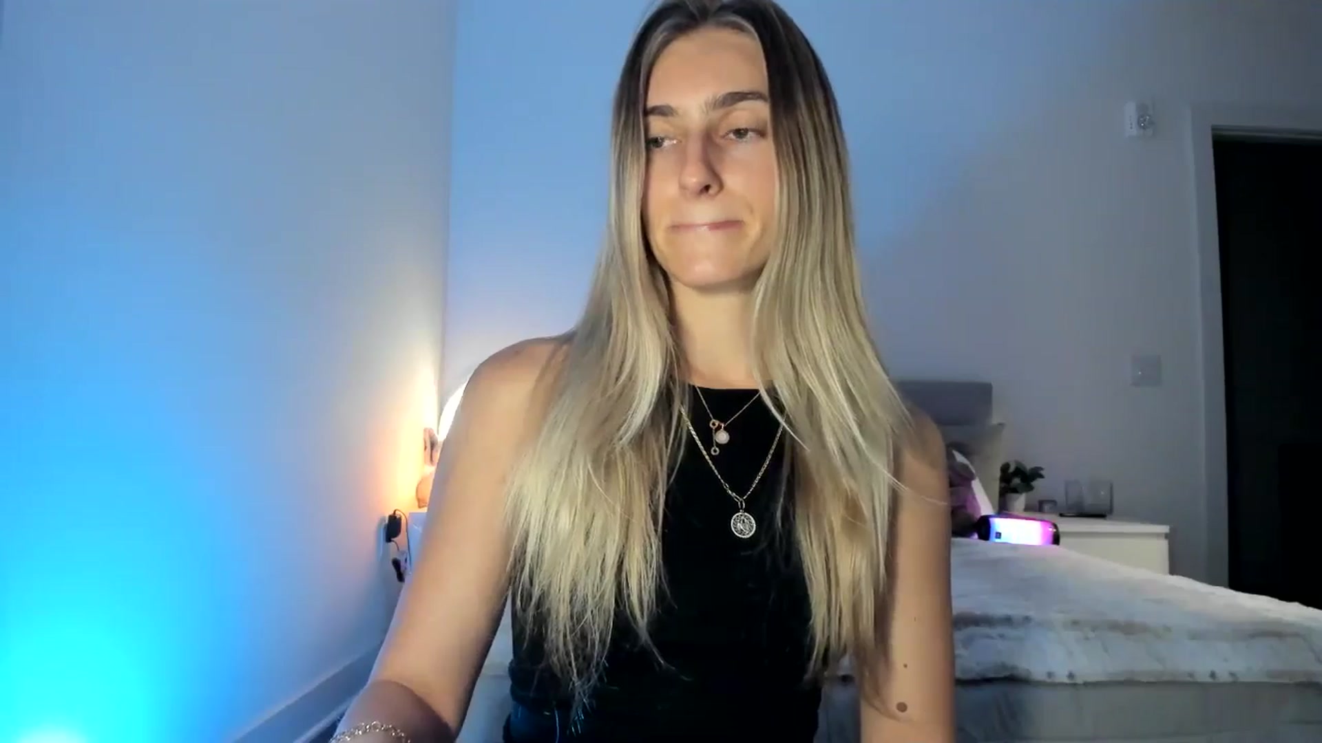 Gallery image thumbnail from Vodka_Queen's myfreecams stream on, 05/06/2025, 05:25 image 13 of 20