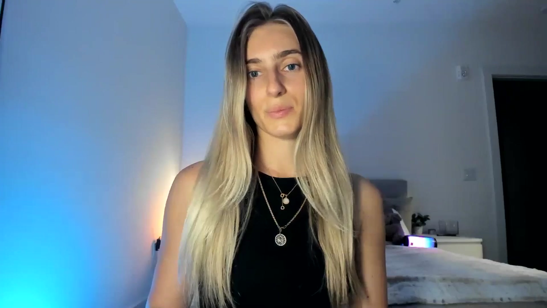 Gallery image thumbnail from Vodka_Queen's myfreecams stream on, 05/06/2025, 05:25 image 9 of 20