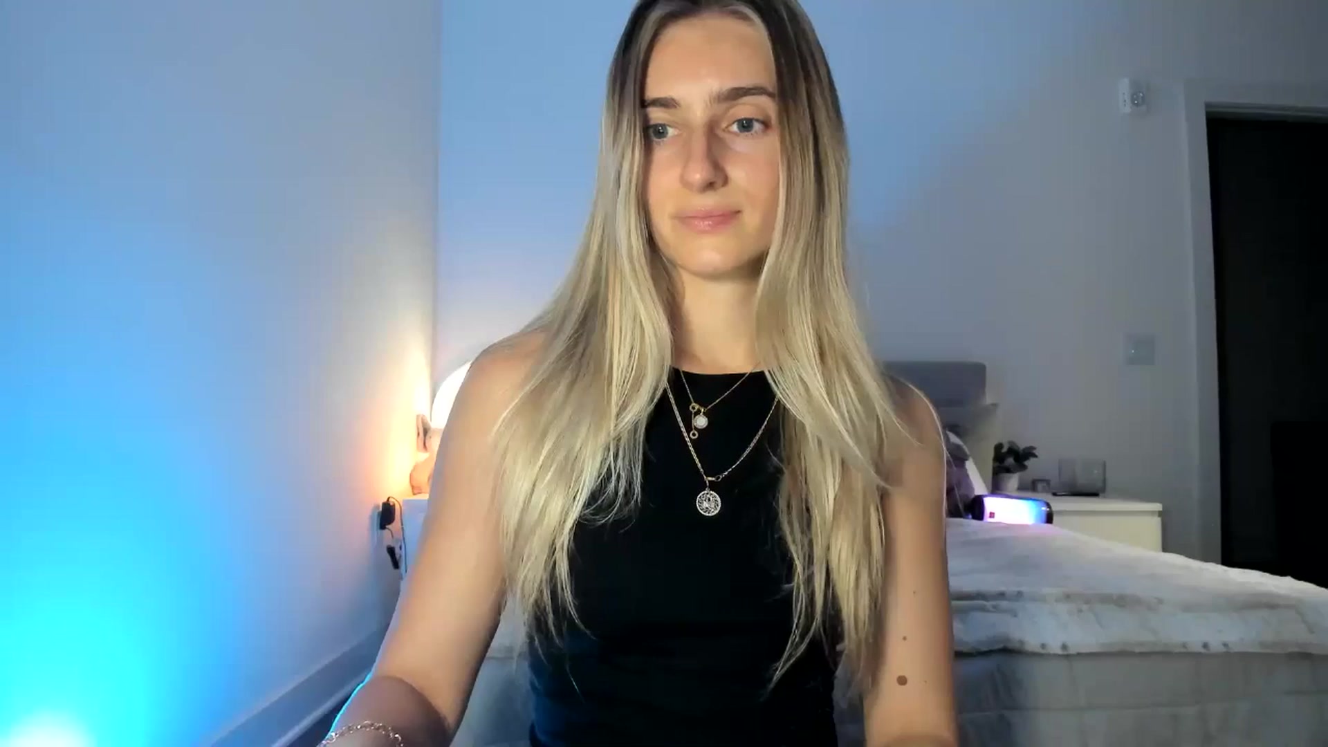 Gallery image thumbnail from Vodka_Queen's myfreecams stream on, 05/06/2025, 05:25 image 3 of 20