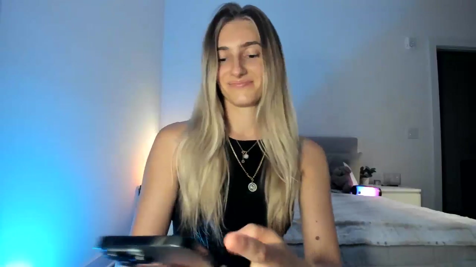 Gallery image thumbnail from Vodka_Queen's myfreecams stream on, 05/06/2025, 05:25 image 11 of 20