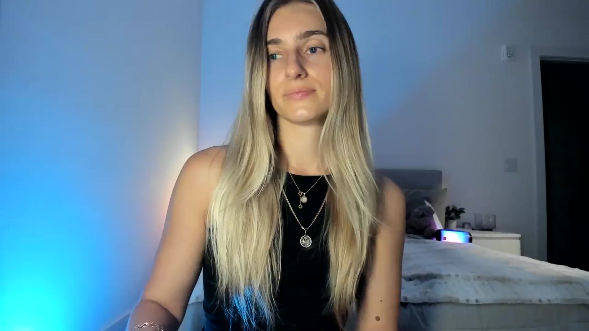 Gallery image thumbnail from Vodka_Queen's myfreecams stream on, 05/06/2025, 05:25 image 12 of 20