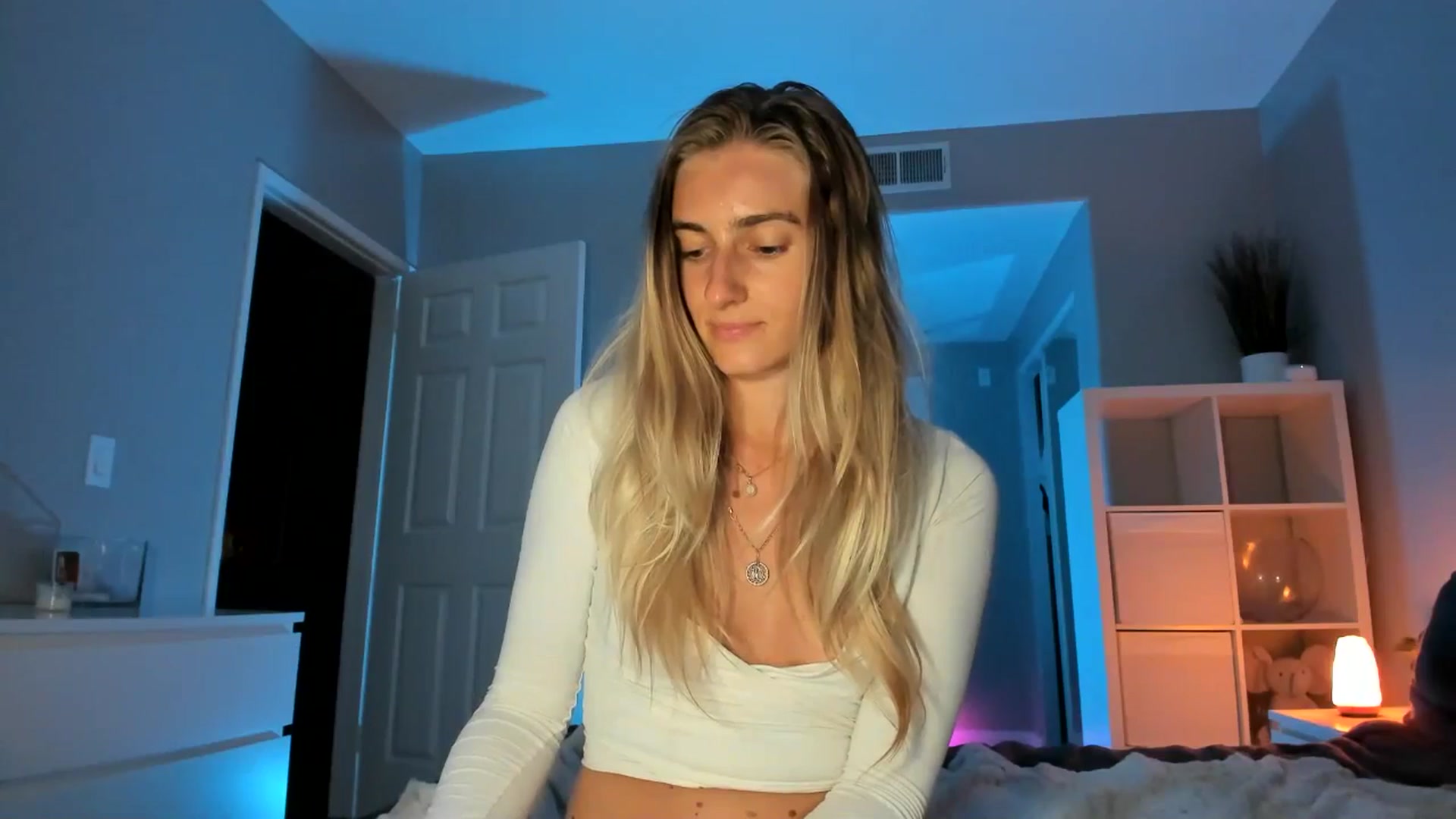 Gallery image thumbnail from Vodka_Queen's myfreecams stream on, 05/16/2025, 07:19 image 20 of 20