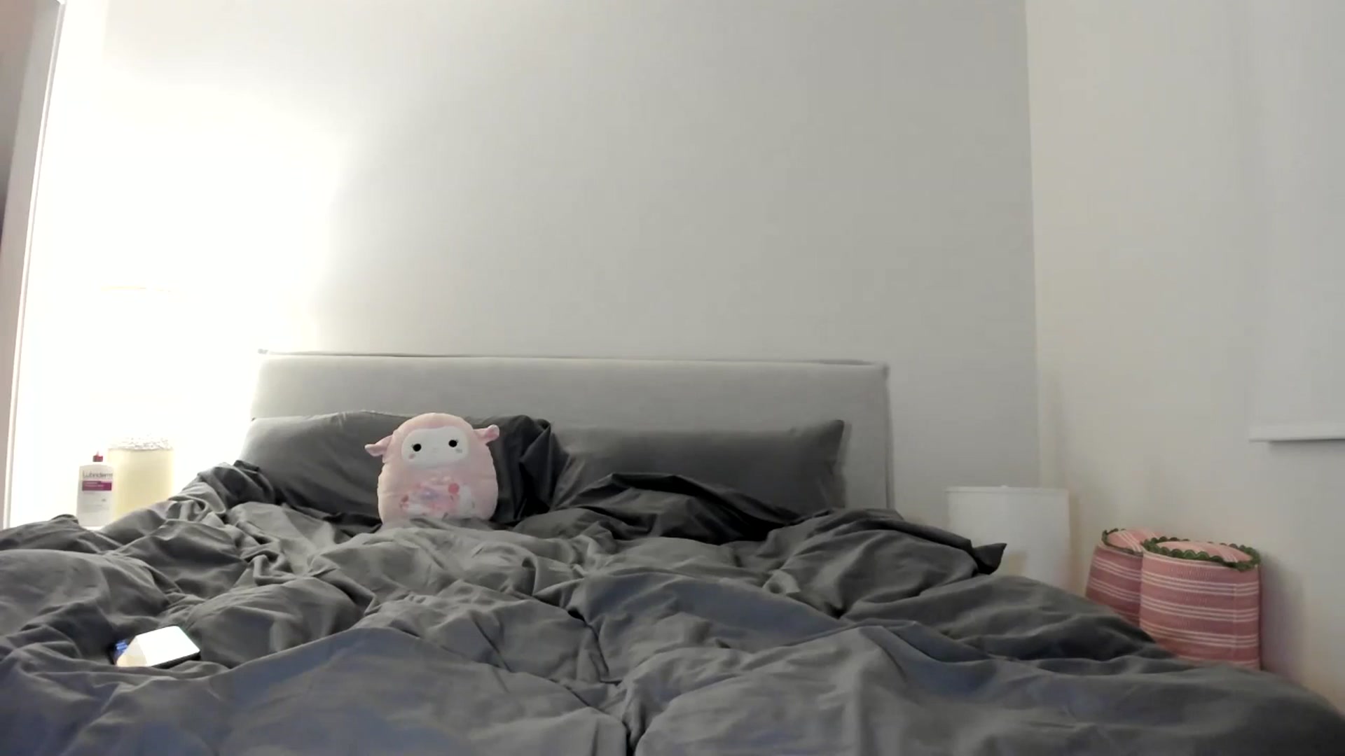 Gallery image thumbnail from Vodka_Queen's myfreecams stream on, 05/20/2025, 06:36 image 6 of 20