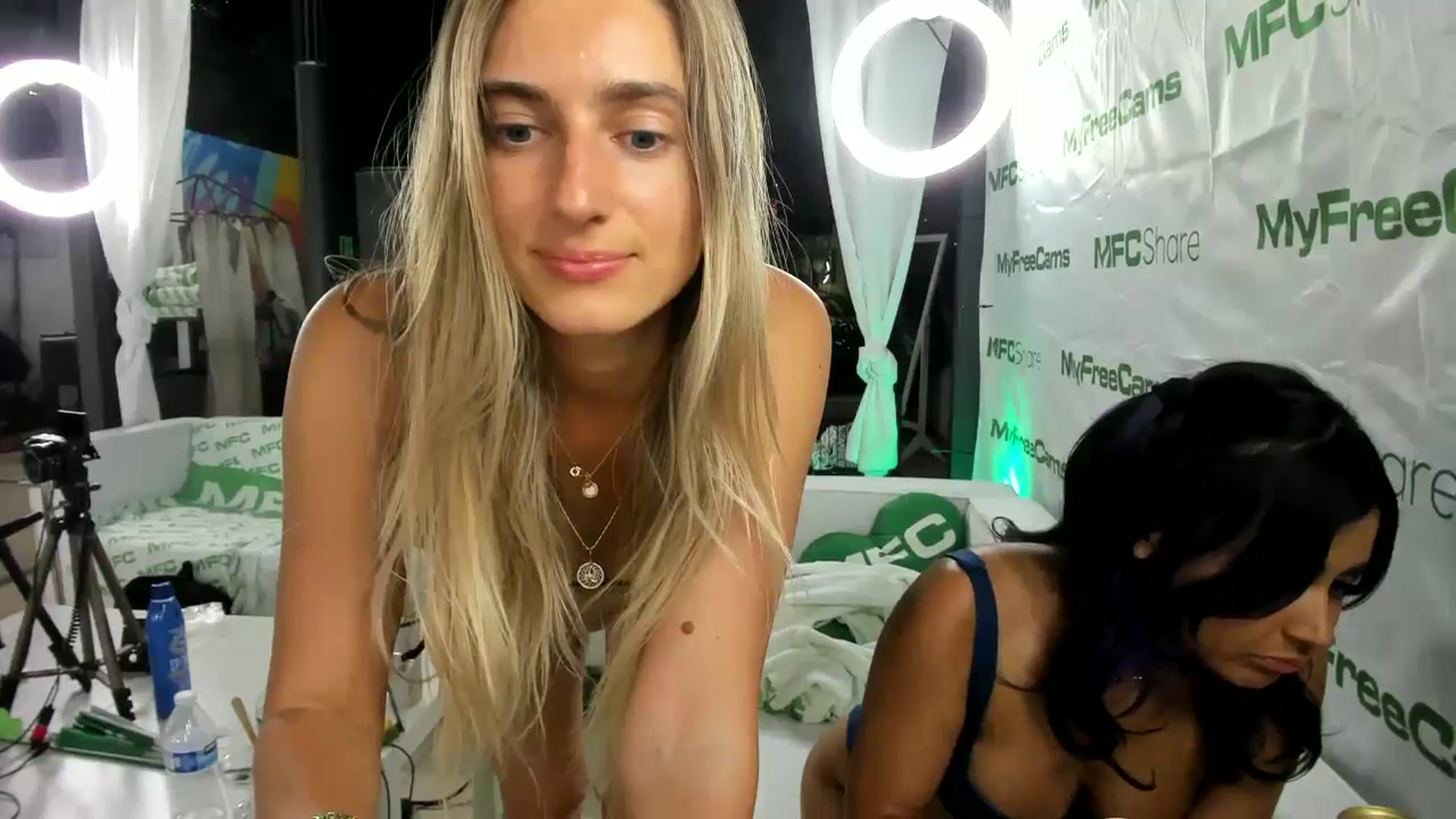 Gallery image thumbnail from Vodka_Queen's myfreecams stream on, 05/21/2025, 06:46 image 19 of 20
