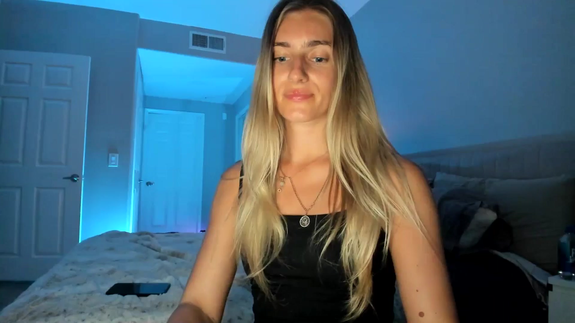 Gallery image thumbnail from Vodka_Queen's myfreecams stream on, 05/28/2025, 07:31 image 7 of 20