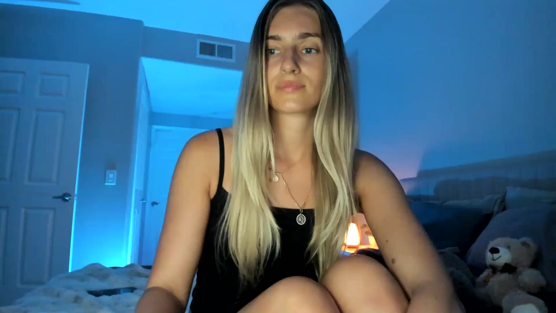 Gallery image thumbnail from Vodka_Queen's myfreecams stream on, 05/28/2025, 07:31 image 13 of 20