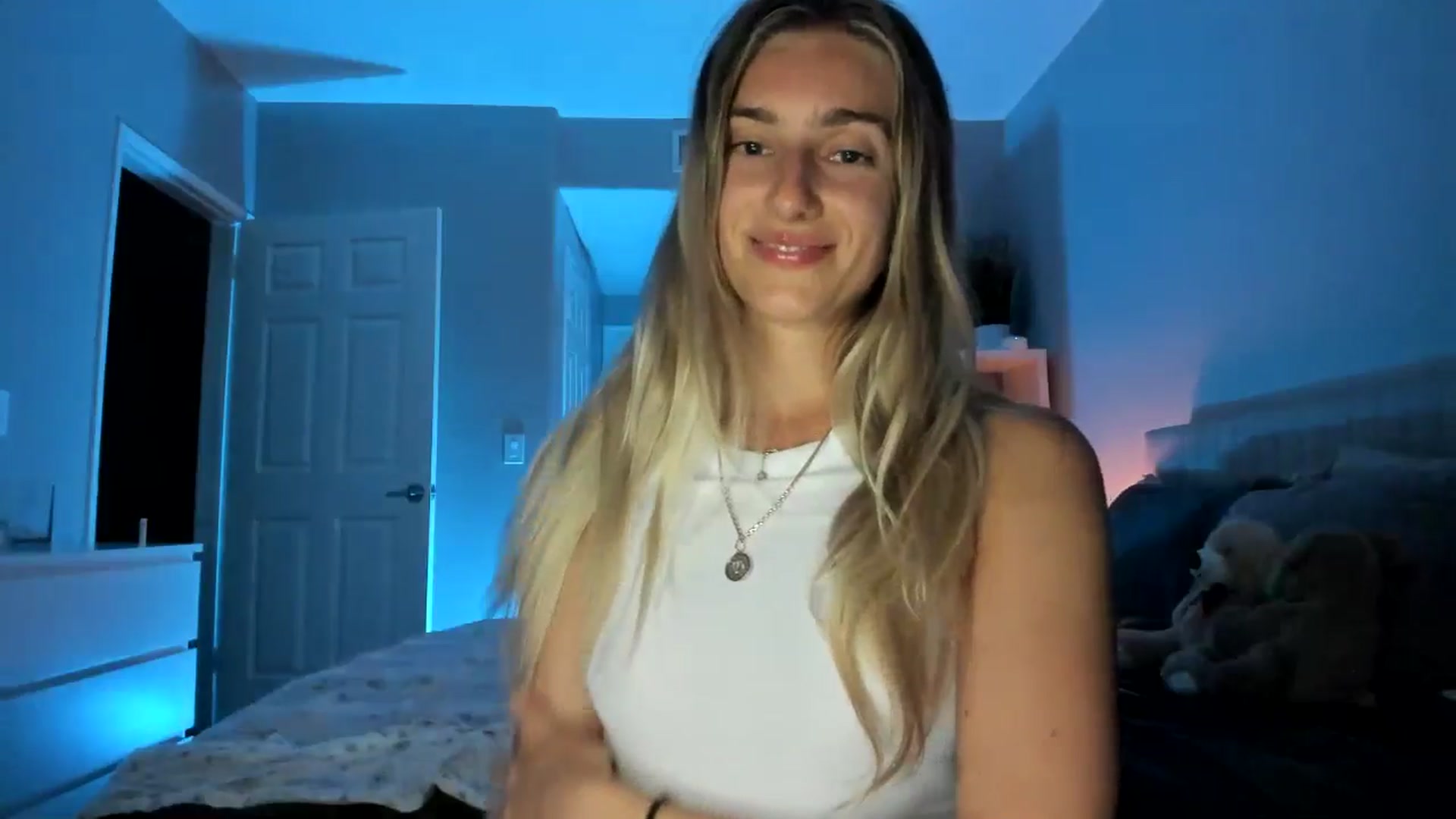 Gallery image thumbnail from Vodka_Queen's myfreecams stream on, 05/29/2025, 07:34 image 4 of 20