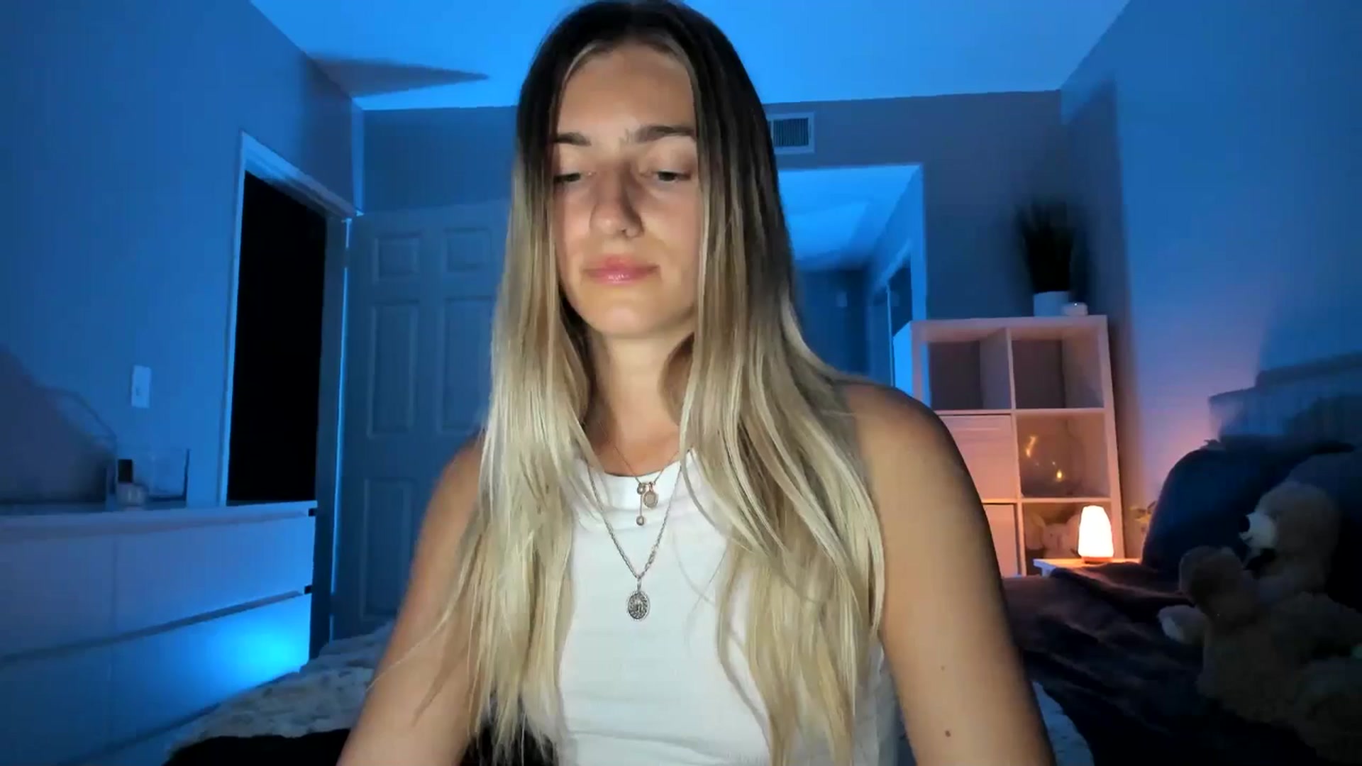 Gallery image thumbnail from Vodka_Queen's myfreecams stream on, 05/29/2025, 07:34 image 20 of 20