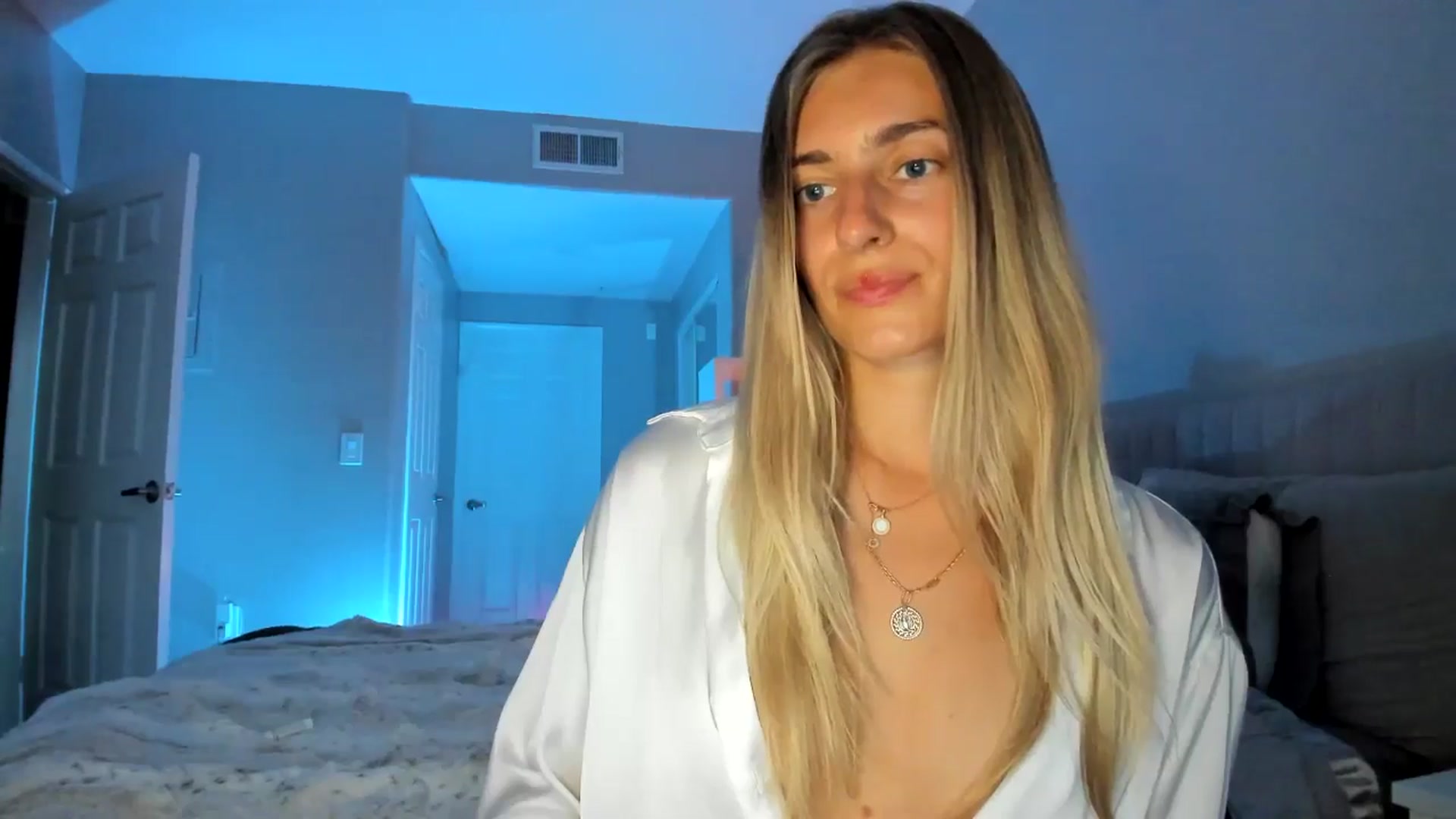 Gallery image thumbnail from Vodka_Queen's myfreecams stream on, 05/31/2025, 04:54 image 7 of 20