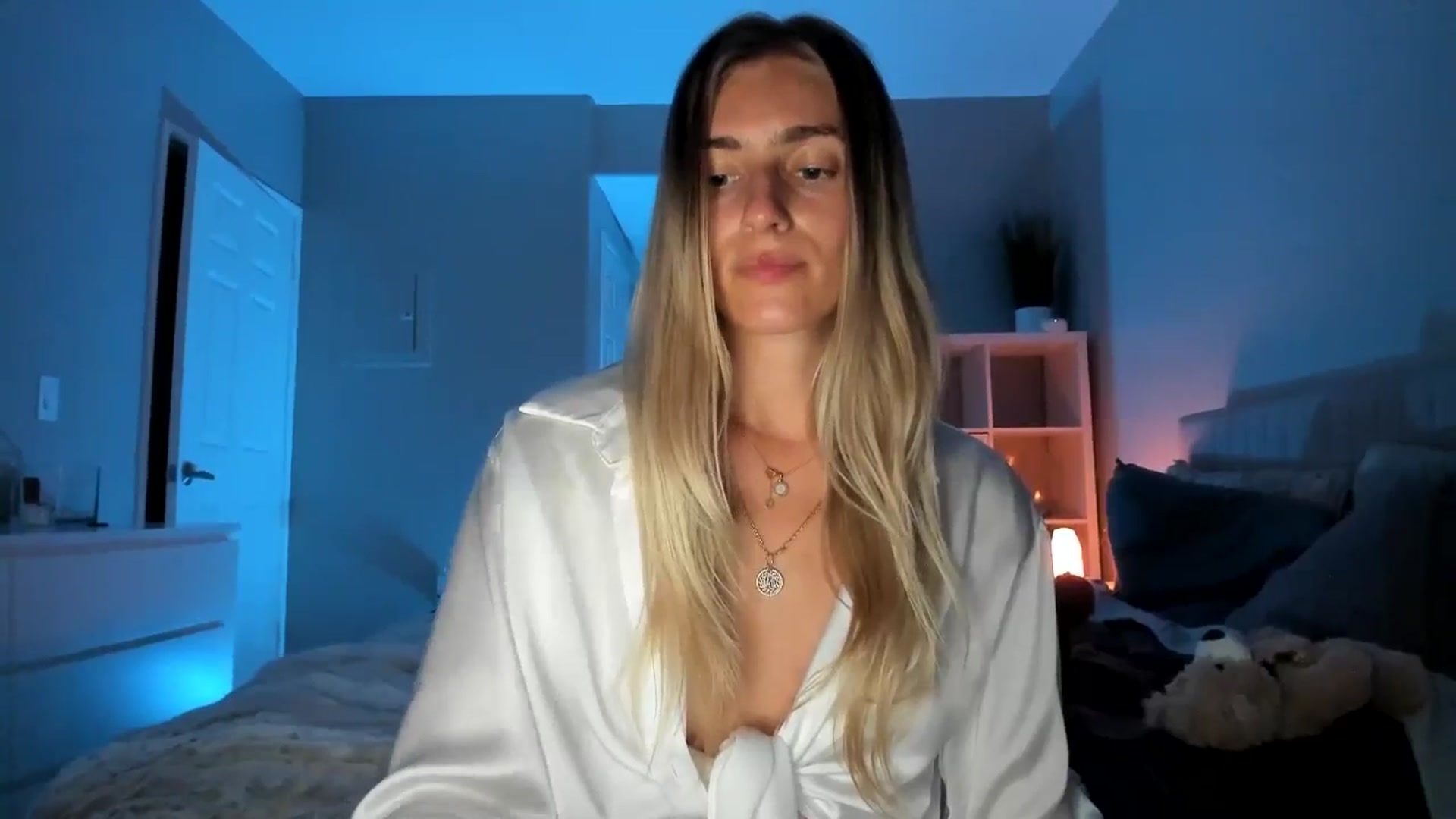 Gallery image thumbnail from Vodka_Queen's myfreecams stream on, 05/31/2025, 04:54 image 19 of 20