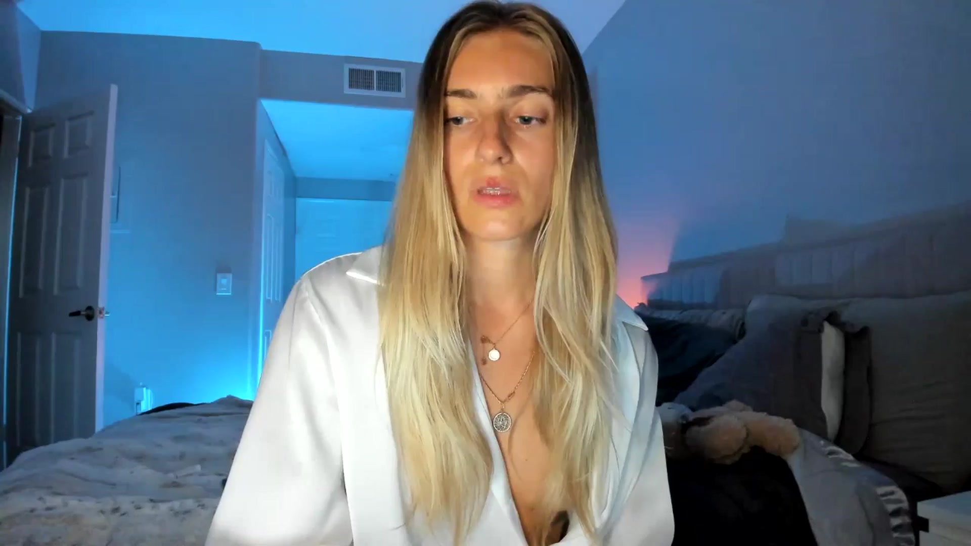 Gallery image thumbnail from Vodka_Queen's myfreecams stream on, 05/31/2025, 04:54 image 8 of 20