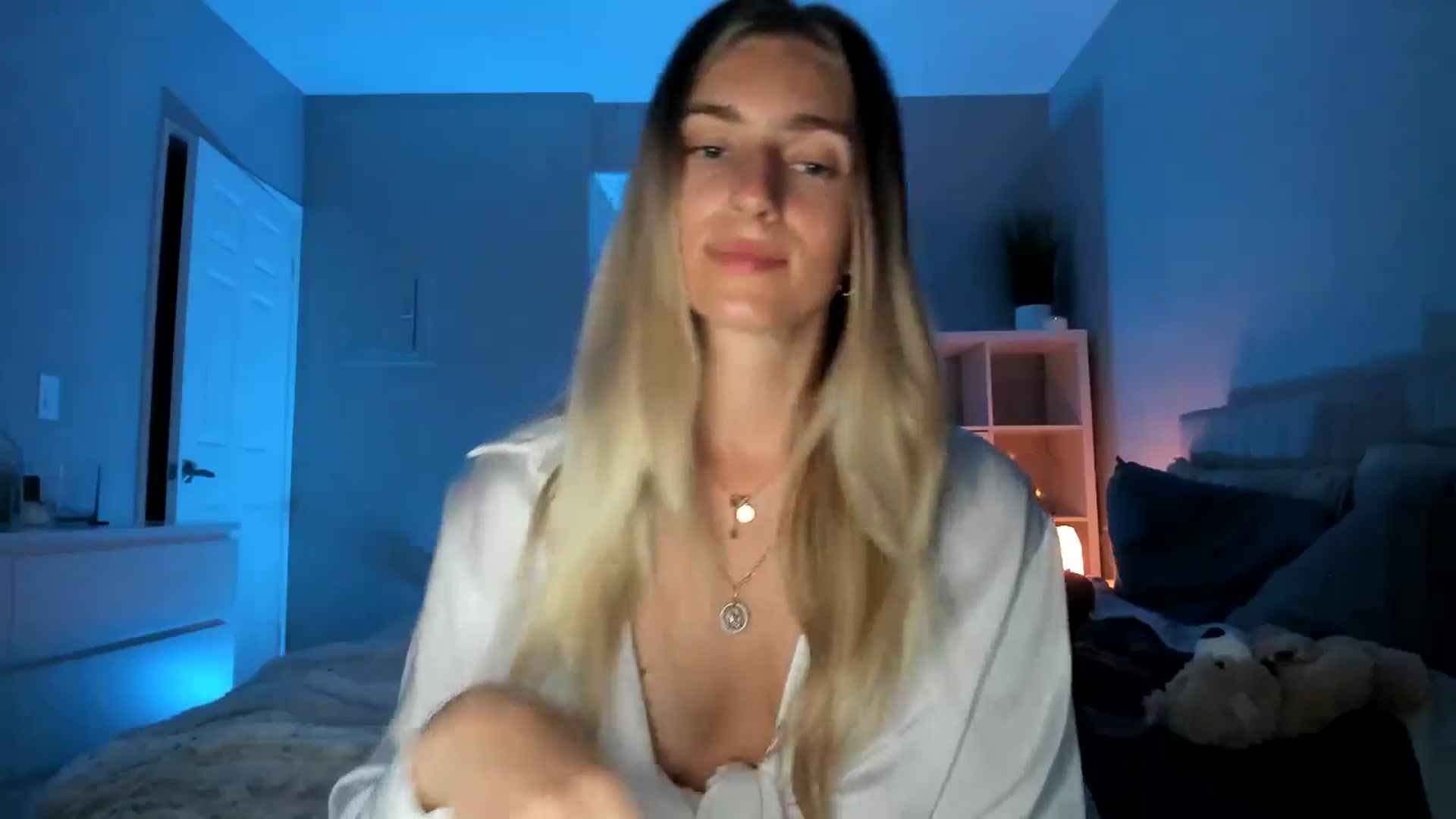 Gallery image thumbnail from Vodka_Queen's myfreecams stream on, 05/31/2025, 04:54 image 18 of 20