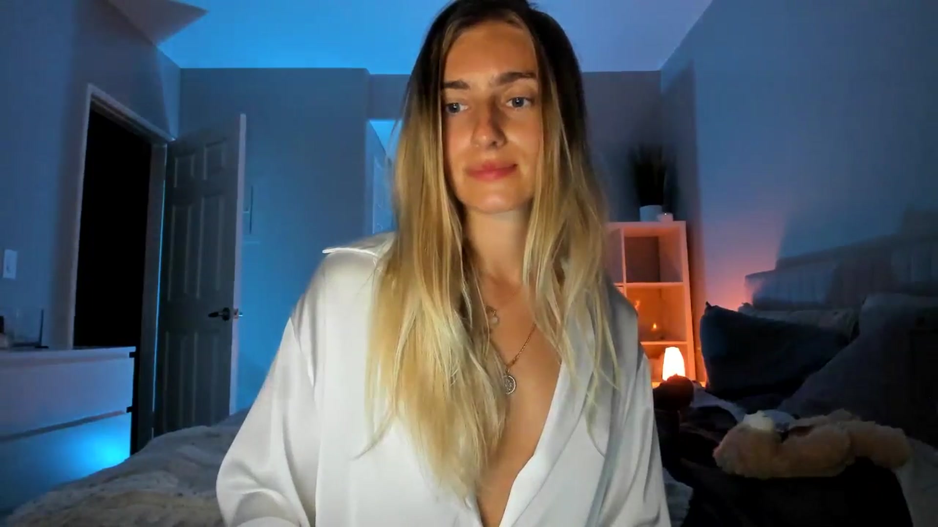 Gallery image thumbnail from Vodka_Queen's myfreecams stream on, 05/31/2025, 04:54 image 14 of 20