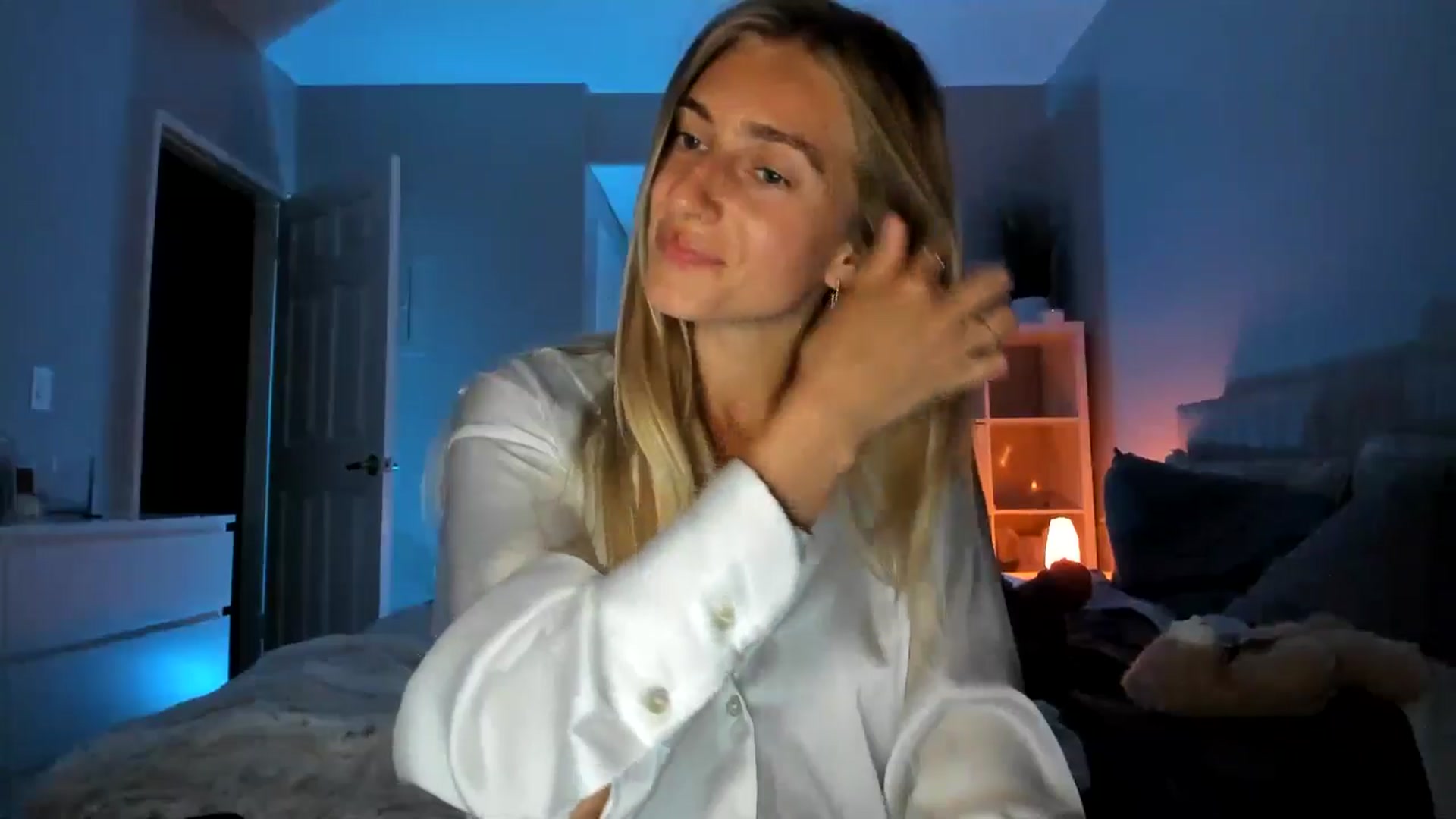 Gallery image thumbnail from Vodka_Queen's myfreecams stream on, 05/31/2025, 04:54 image 12 of 20