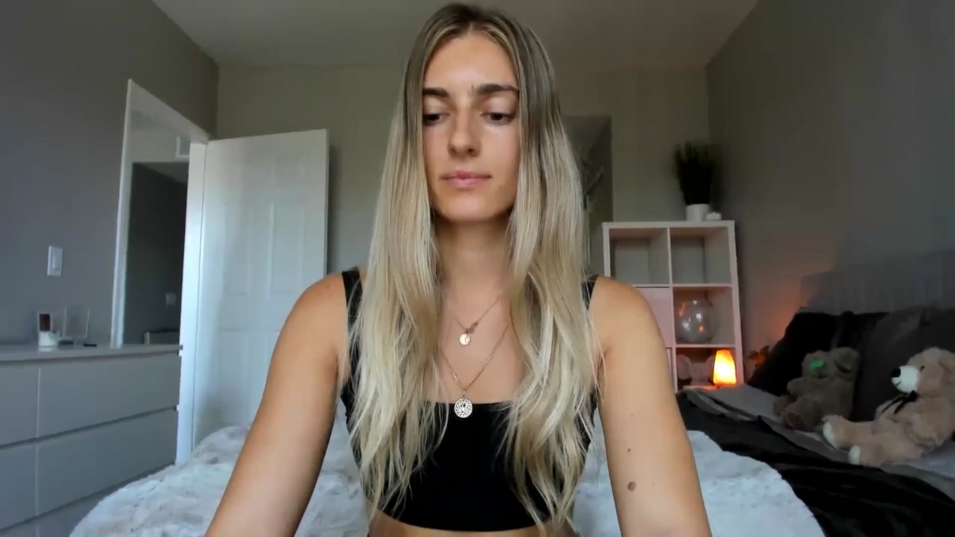 Gallery image thumbnail from Vodka_Queen's myfreecams stream on, 05/31/2025, 19:18 image 20 of 20