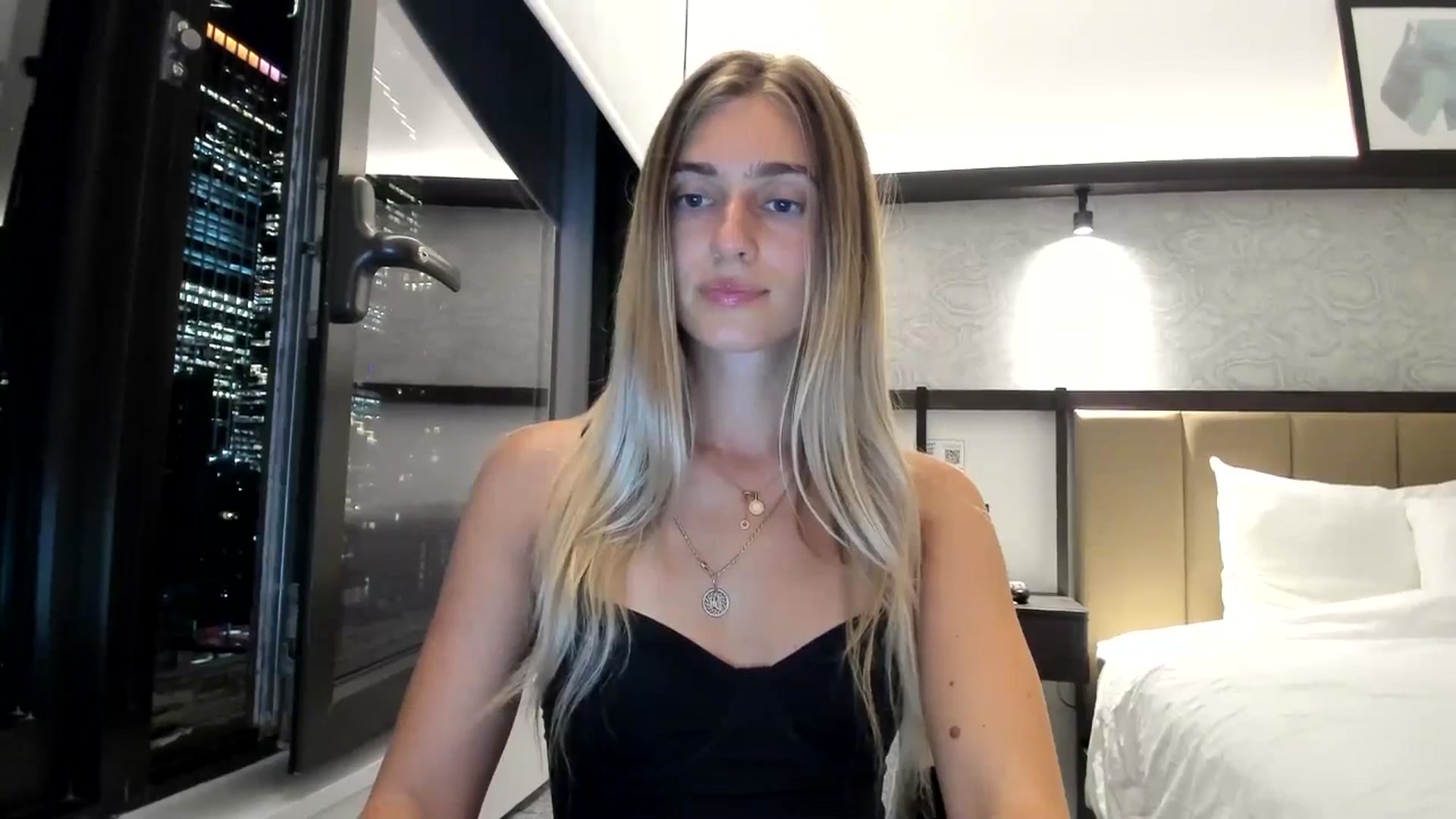 Gallery image thumbnail from Vodka_Queen's myfreecams stream on, 06/03/2025, 06:01 image 10 of 20