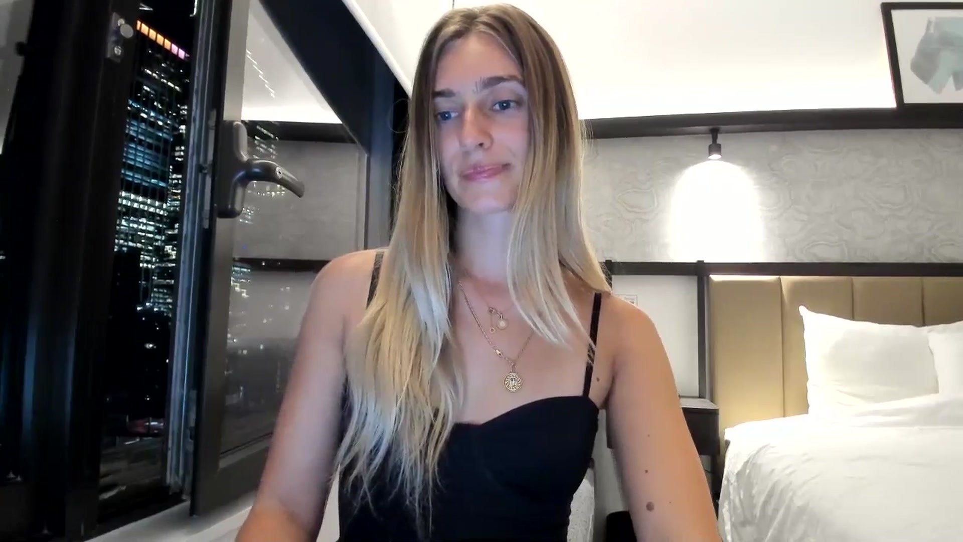 Gallery image thumbnail from Vodka_Queen's myfreecams stream on, 06/03/2025, 06:01 image 14 of 20
