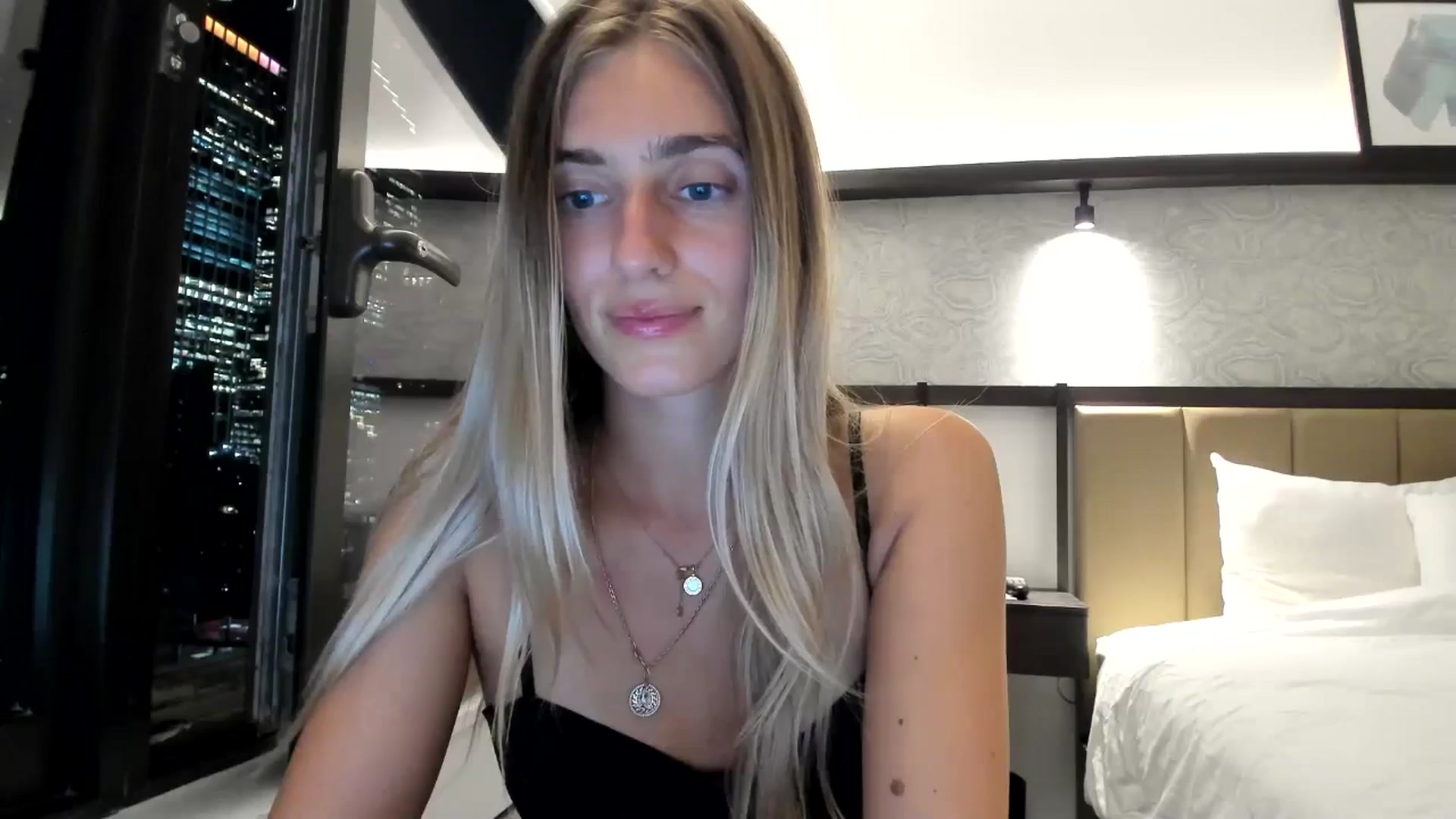 Gallery image thumbnail from Vodka_Queen's myfreecams stream on, 06/03/2025, 06:01 image 11 of 20