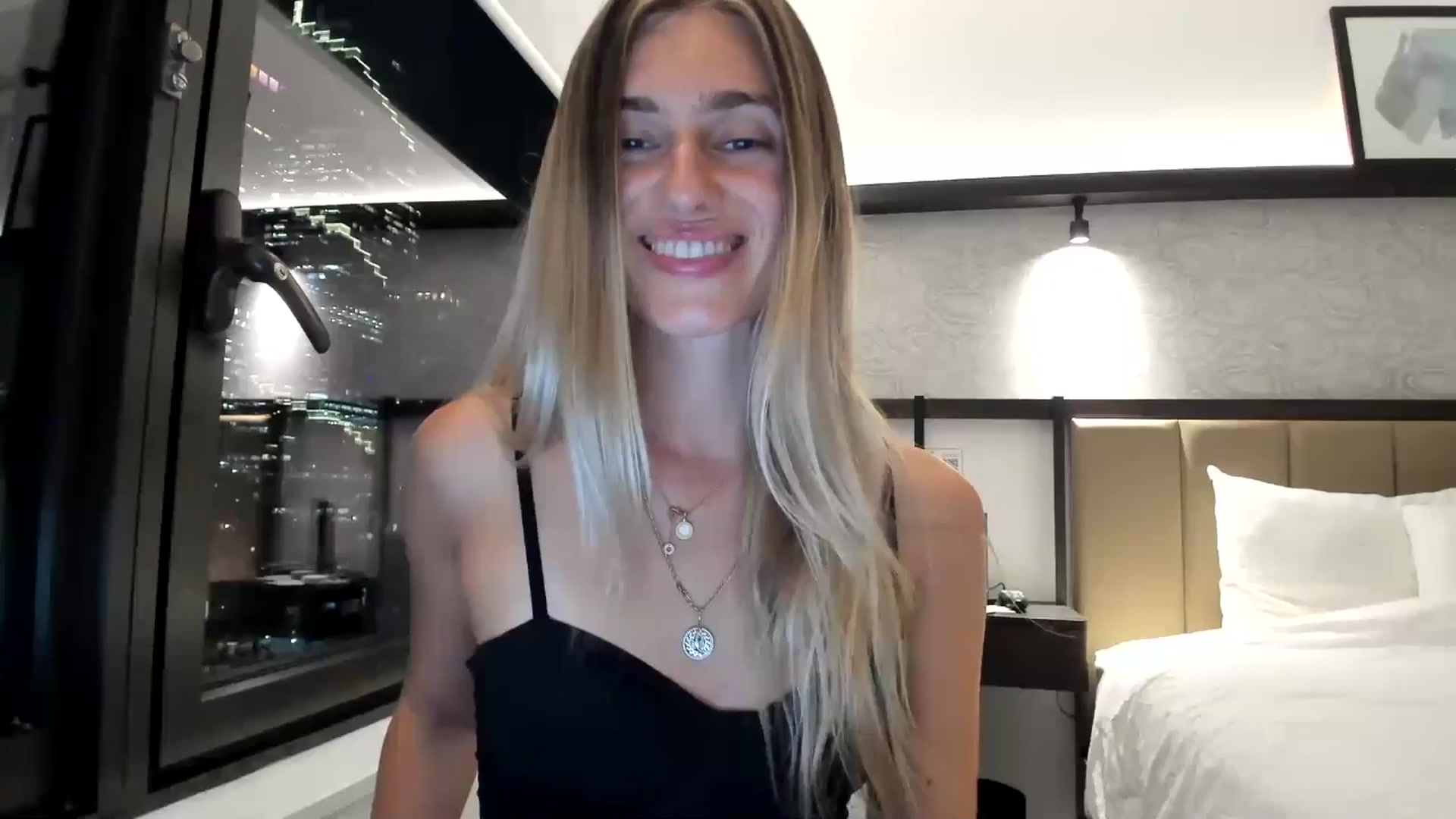 Gallery image thumbnail from Vodka_Queen's myfreecams stream on, 06/03/2025, 06:01 image 19 of 20