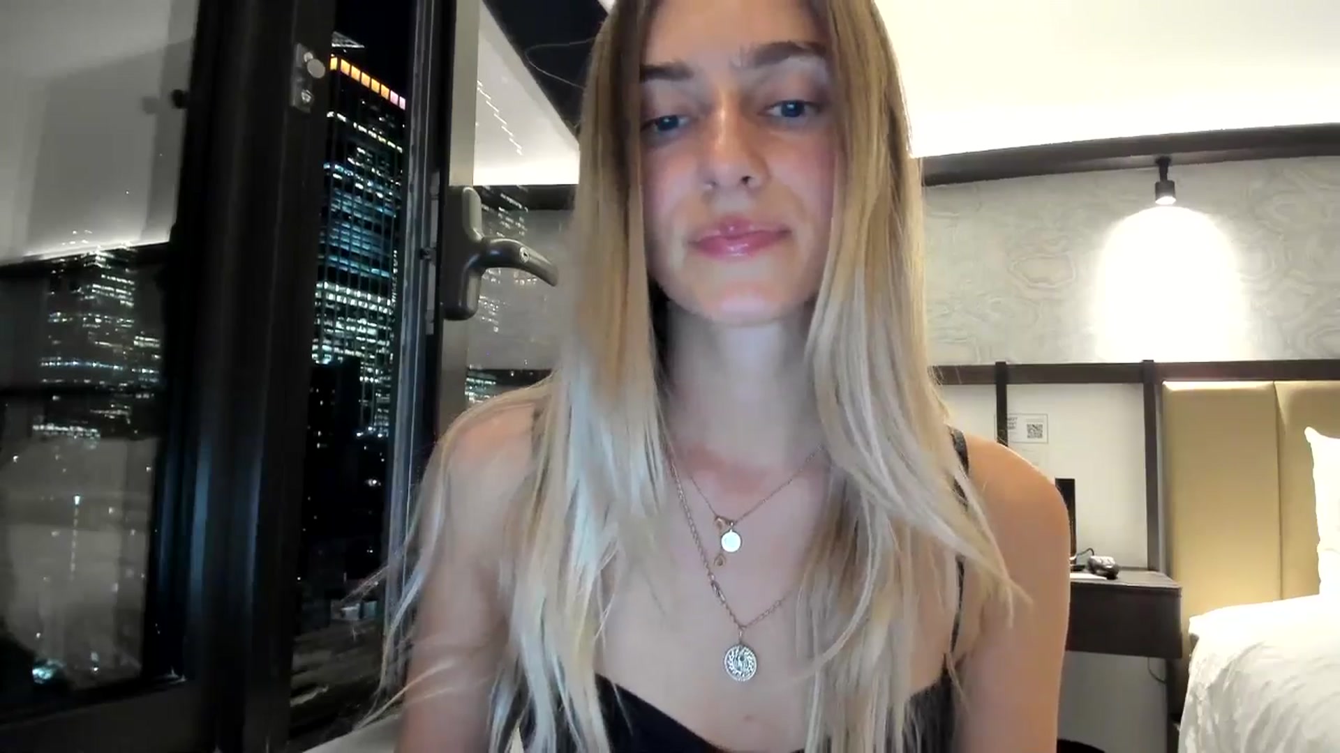 Gallery image thumbnail from Vodka_Queen's myfreecams stream on, 06/03/2025, 06:01 image 6 of 20