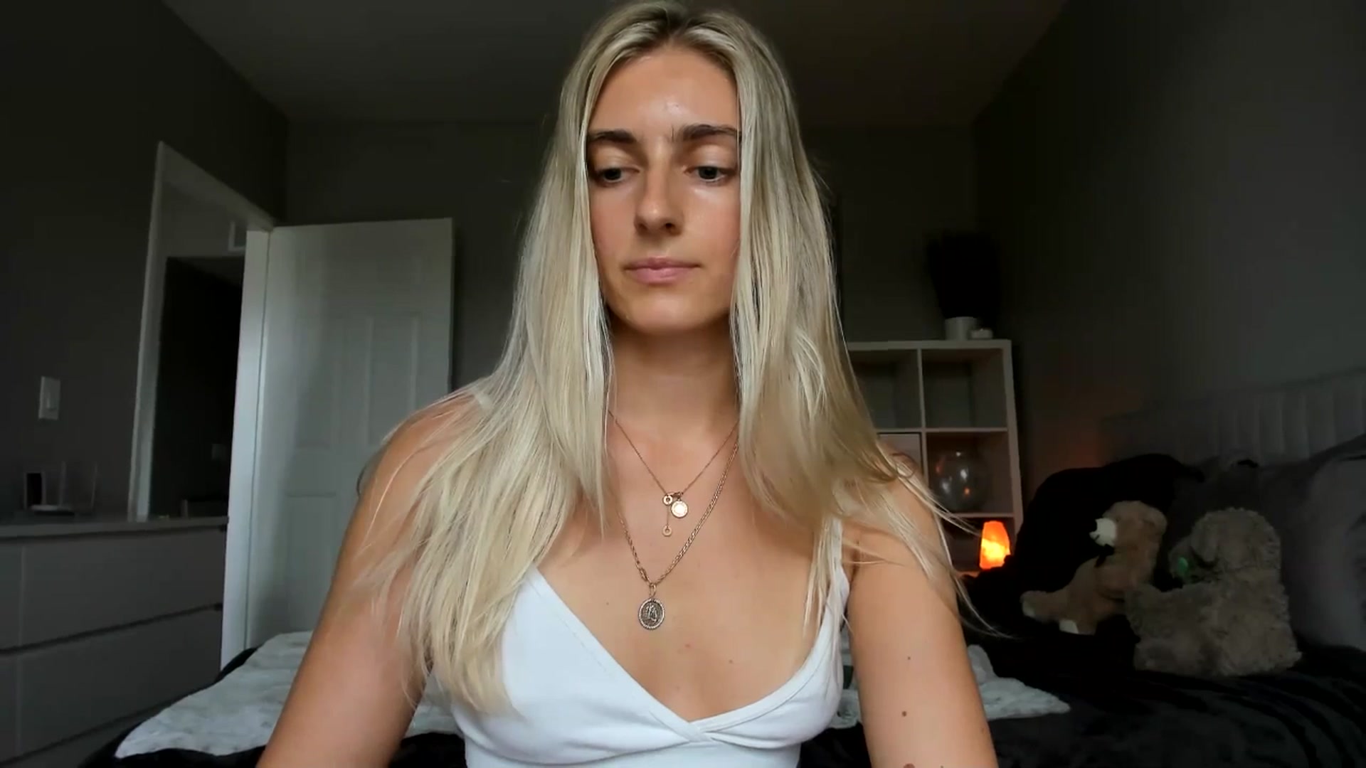 Gallery image thumbnail from Vodka_Queen's myfreecams stream on, 06/12/2025, 24:03 image 12 of 20