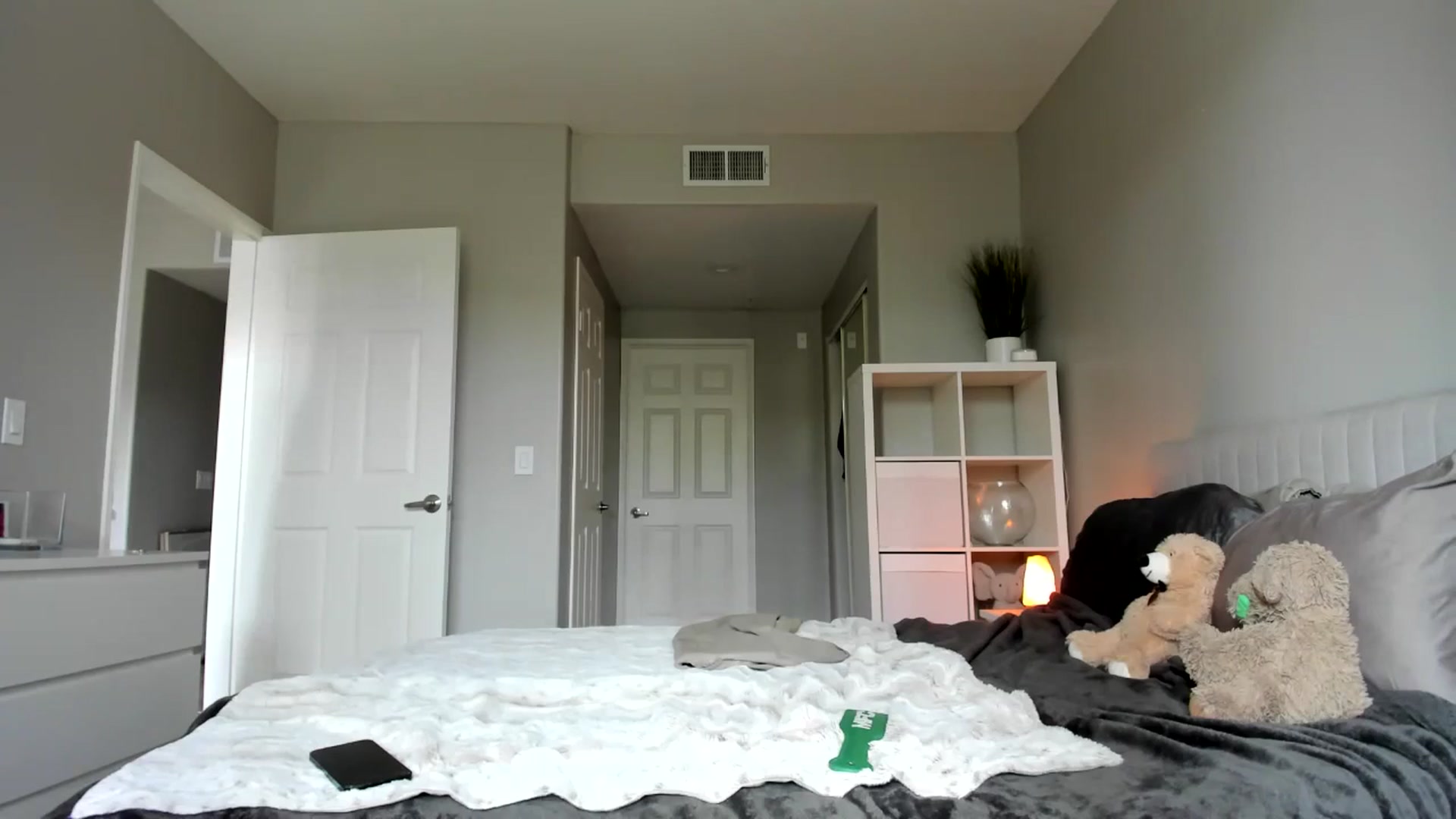 Gallery image thumbnail from Vodka_Queen's myfreecams stream on, 06/12/2025, 24:03 image 15 of 20