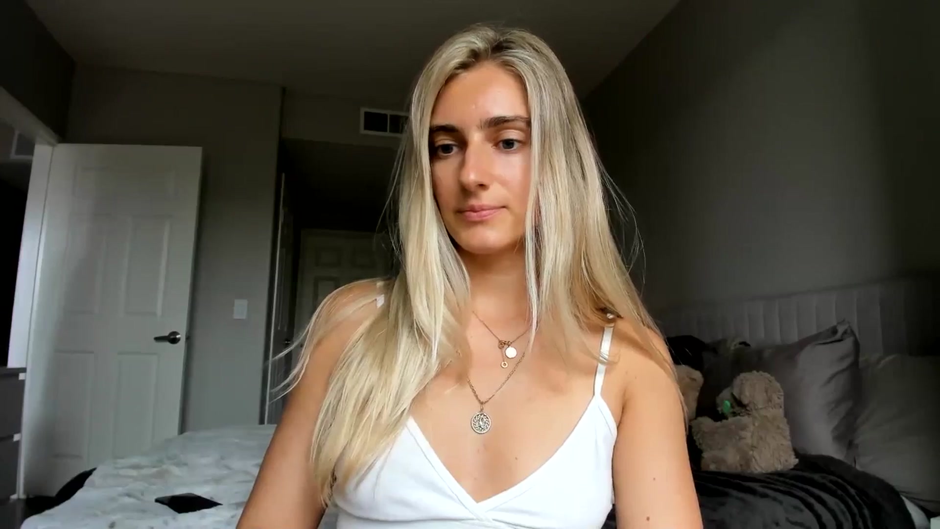 Gallery image thumbnail from Vodka_Queen's myfreecams stream on, 06/12/2025, 24:03 image 5 of 20