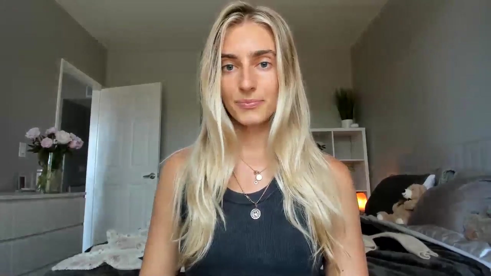 Gallery image thumbnail from Vodka_Queen's myfreecams stream on, 06/20/2025, 24:18 image 4 of 20