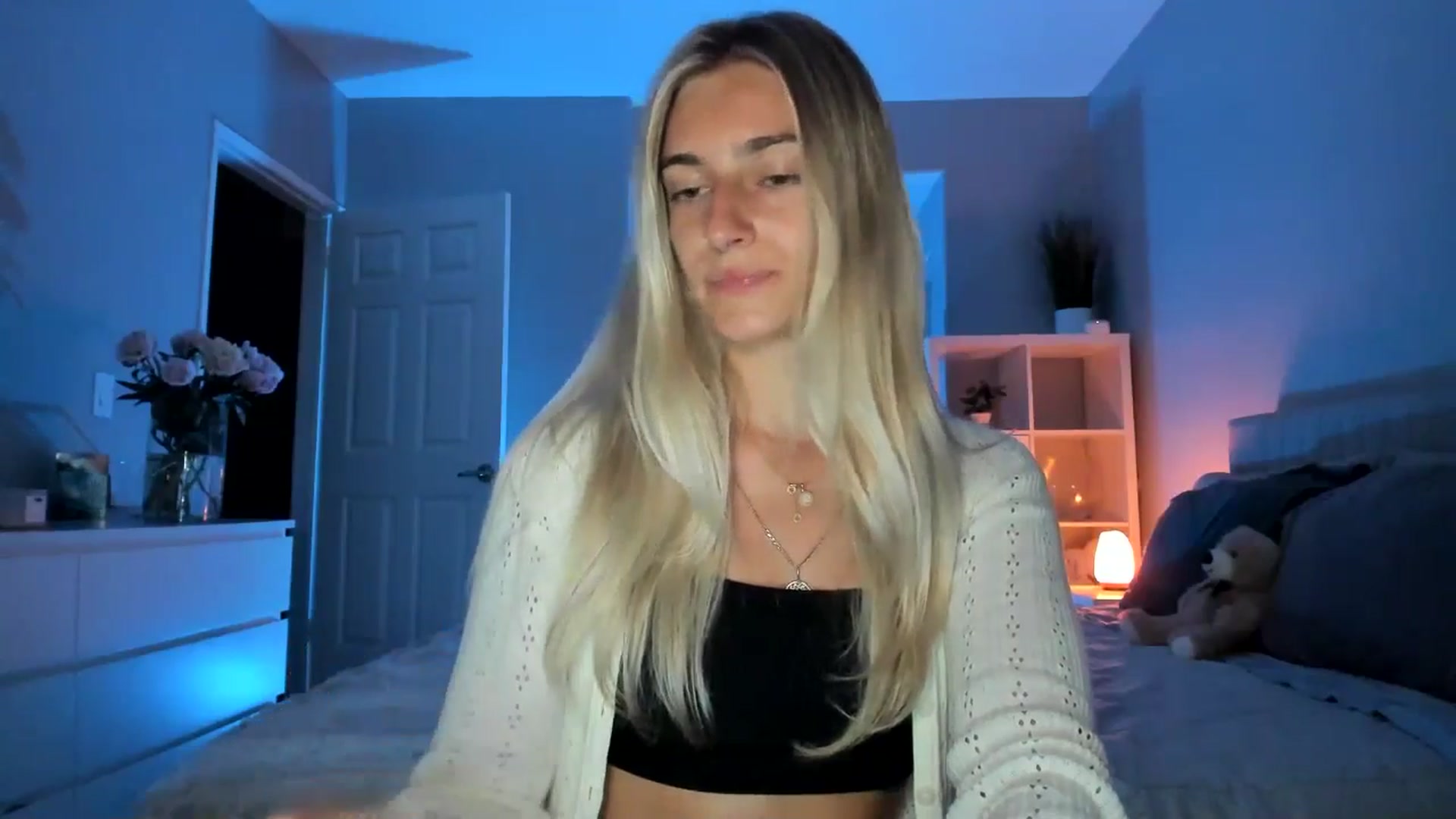 Gallery image thumbnail from Vodka_Queen's myfreecams stream on, 06/22/2025, 07:25 image 9 of 20