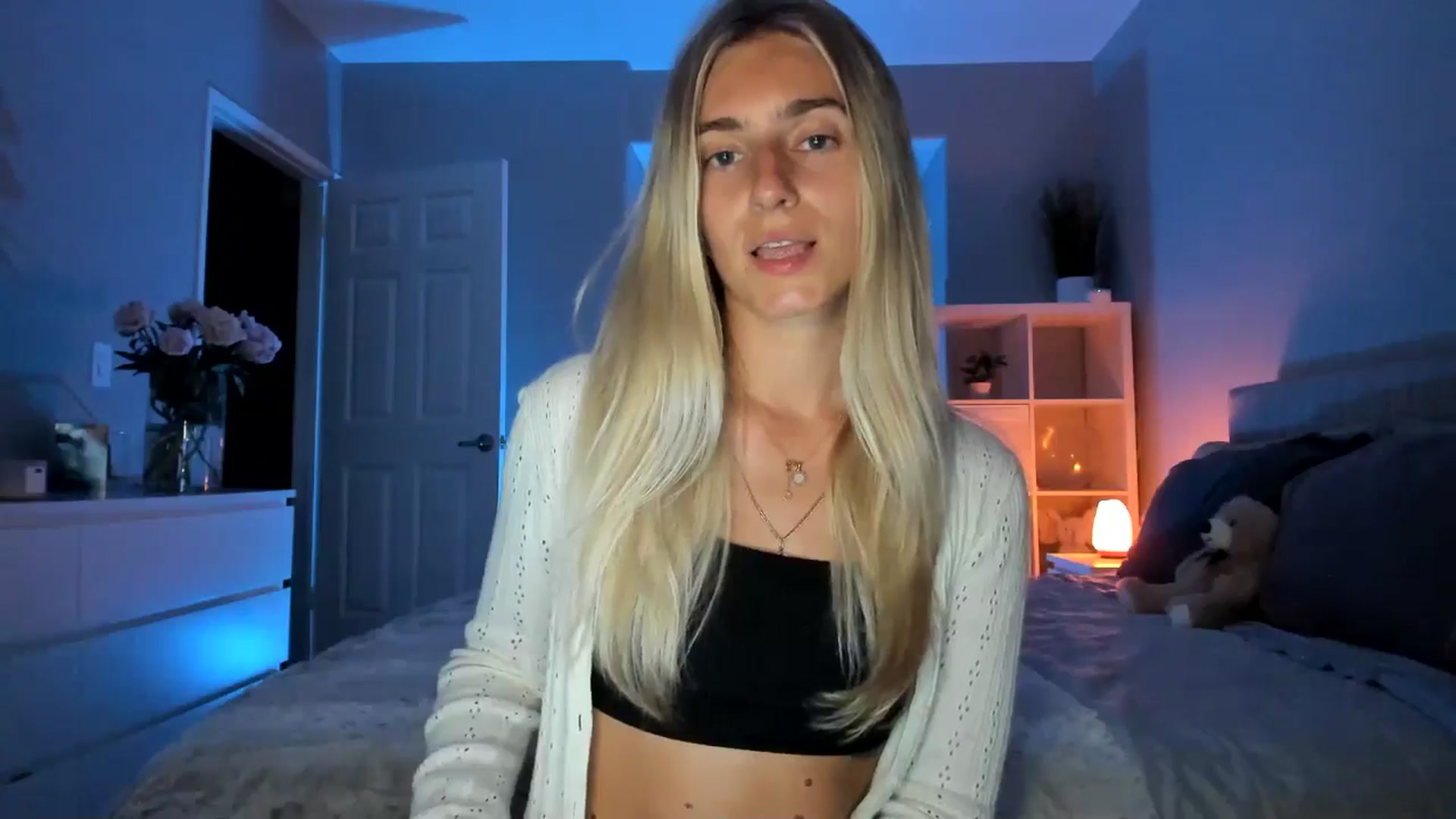 Gallery image thumbnail from Vodka_Queen's myfreecams stream on, 06/22/2025, 07:25 image 11 of 20