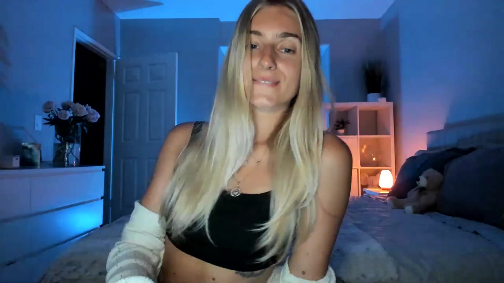 Gallery image thumbnail from Vodka_Queen's myfreecams stream on, 06/22/2025, 07:25 image 6 of 20