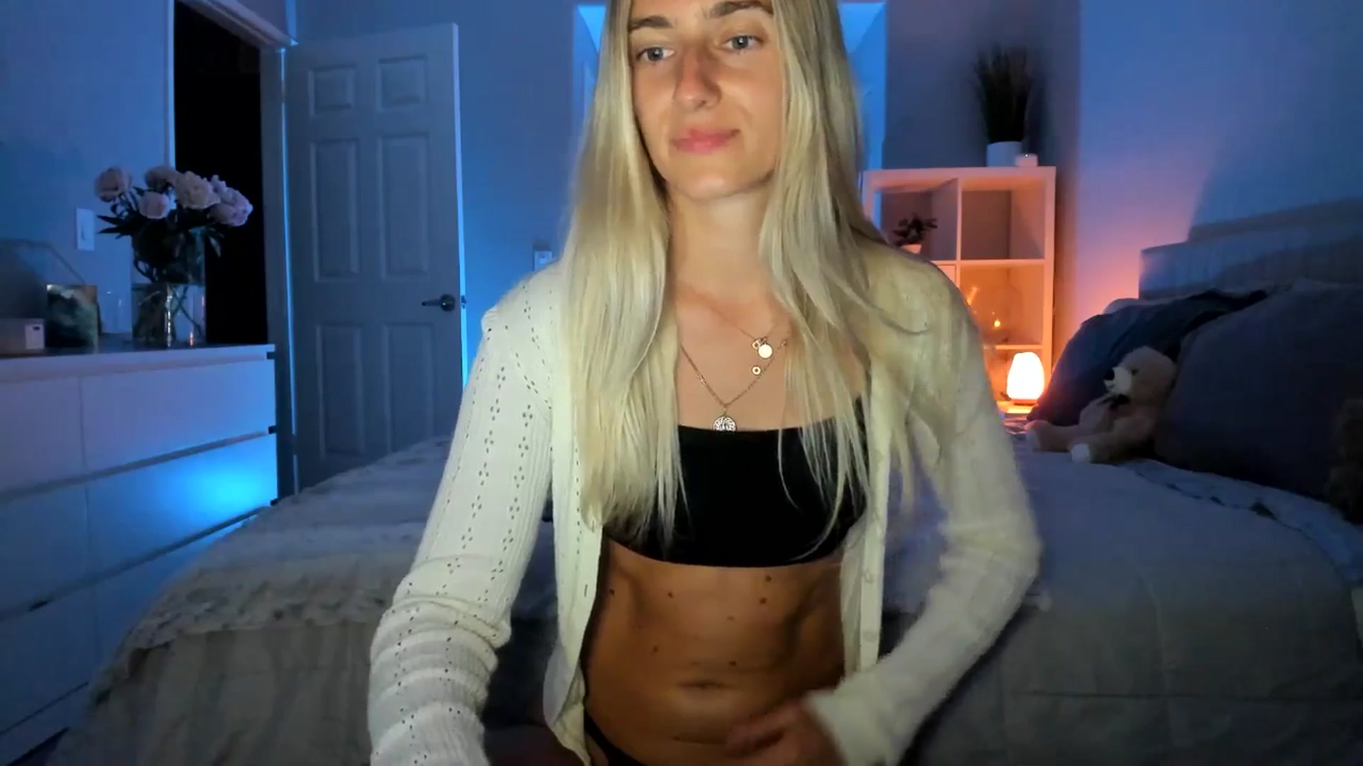 Gallery image thumbnail from Vodka_Queen's myfreecams stream on, 06/22/2025, 07:25 image 3 of 20