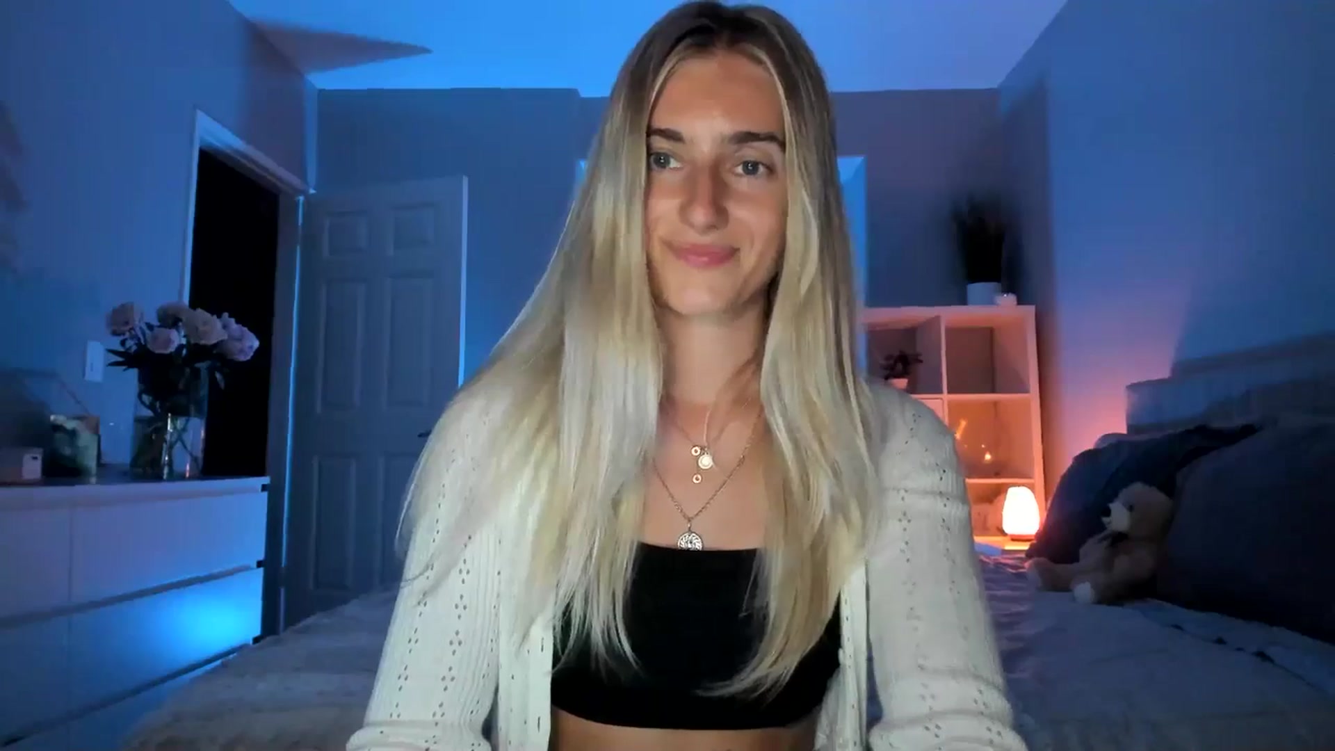 Gallery image thumbnail from Vodka_Queen's myfreecams stream on, 06/22/2025, 07:25 image 7 of 20