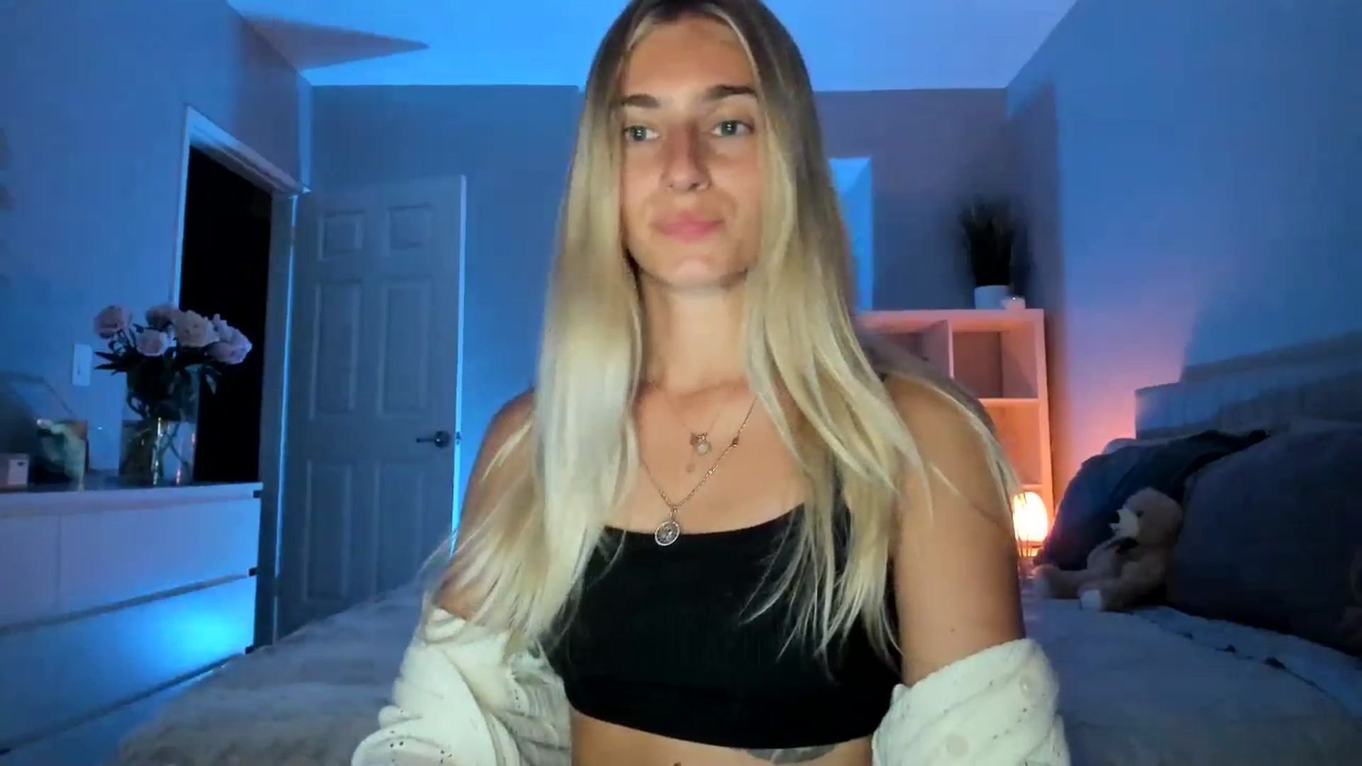 Gallery image thumbnail from Vodka_Queen's myfreecams stream on, 06/22/2025, 07:25 image 5 of 20