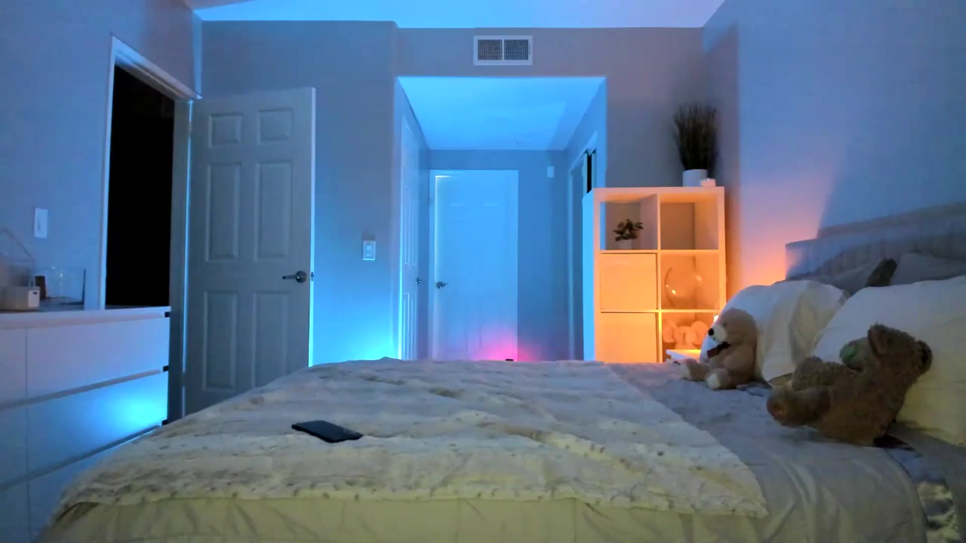 Gallery image thumbnail from Vodka_Queen's myfreecams stream on, 06/24/2025, 07:06 image 2 of 20