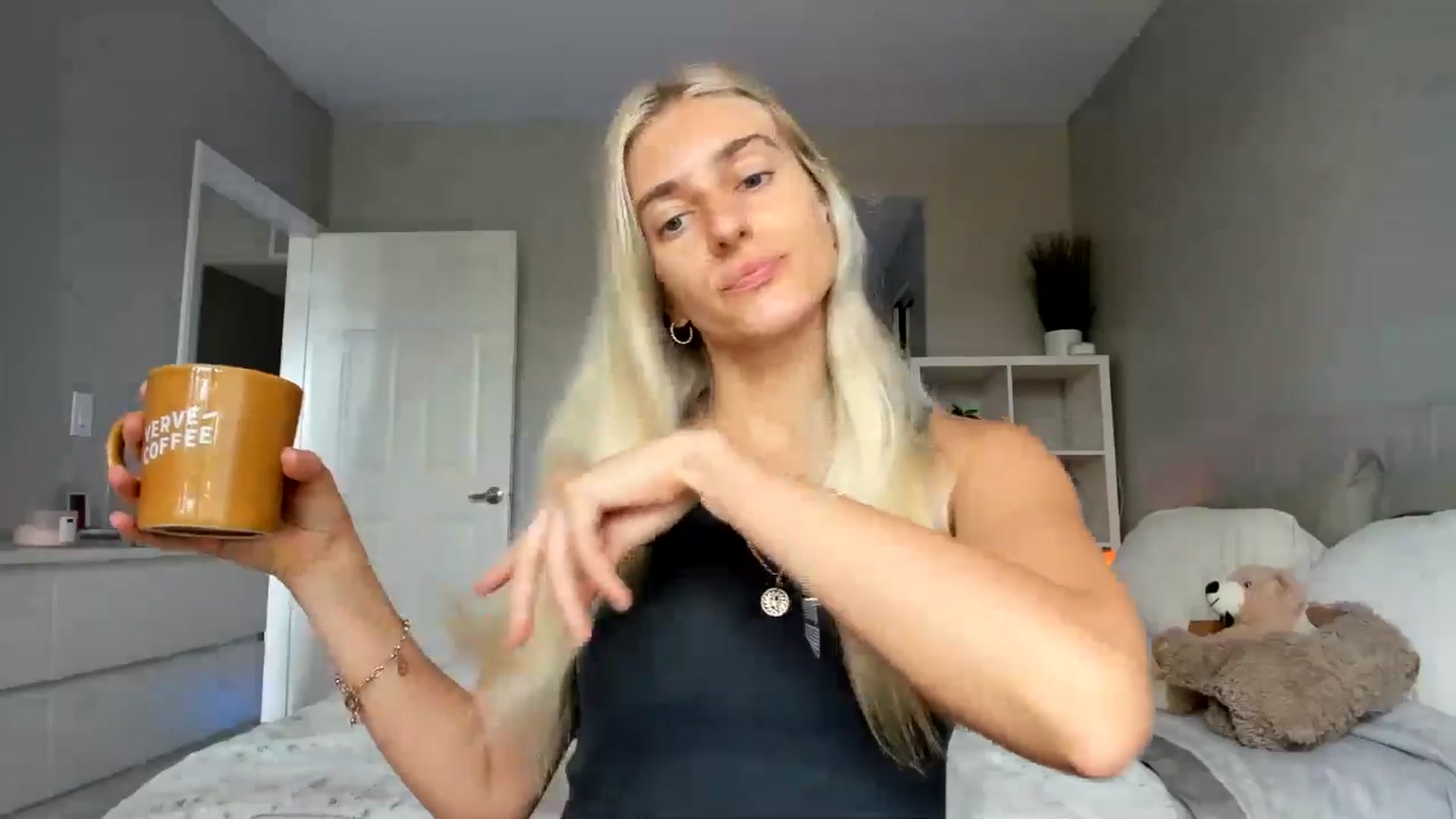 Gallery image thumbnail from Vodka_Queen's myfreecams stream on, 06/26/2025, 21:48 image 9 of 20