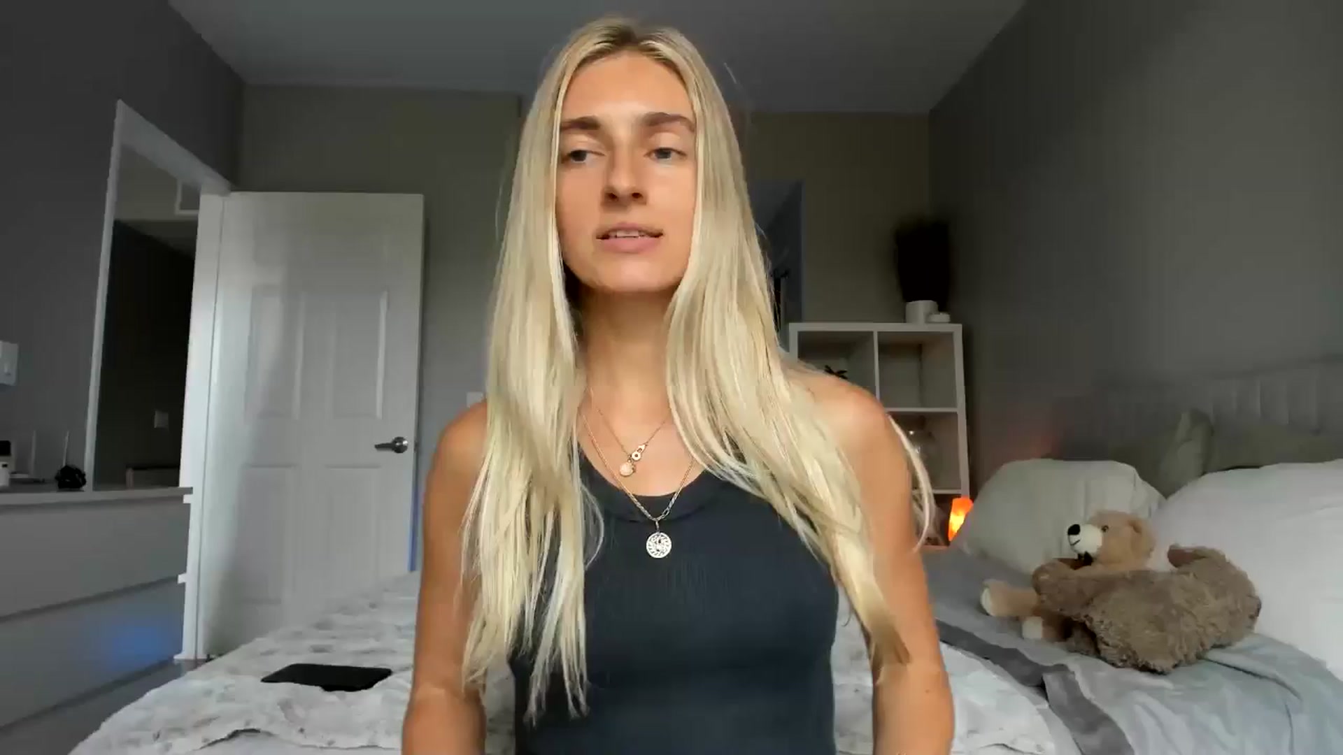 Gallery image thumbnail from Vodka_Queen's myfreecams stream on, 06/26/2025, 23:24 image 11 of 20